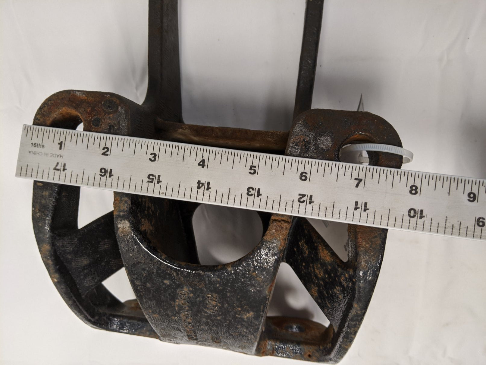 Used FTL Cascadia P4 Front Cab Support Mounting Bracket - P/N R18-67961-000