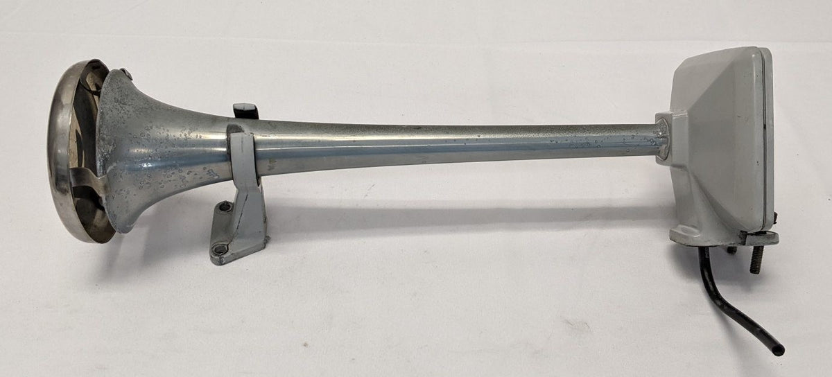 Hadley 14" Chrome Air Horn 22-58122-000 | Used