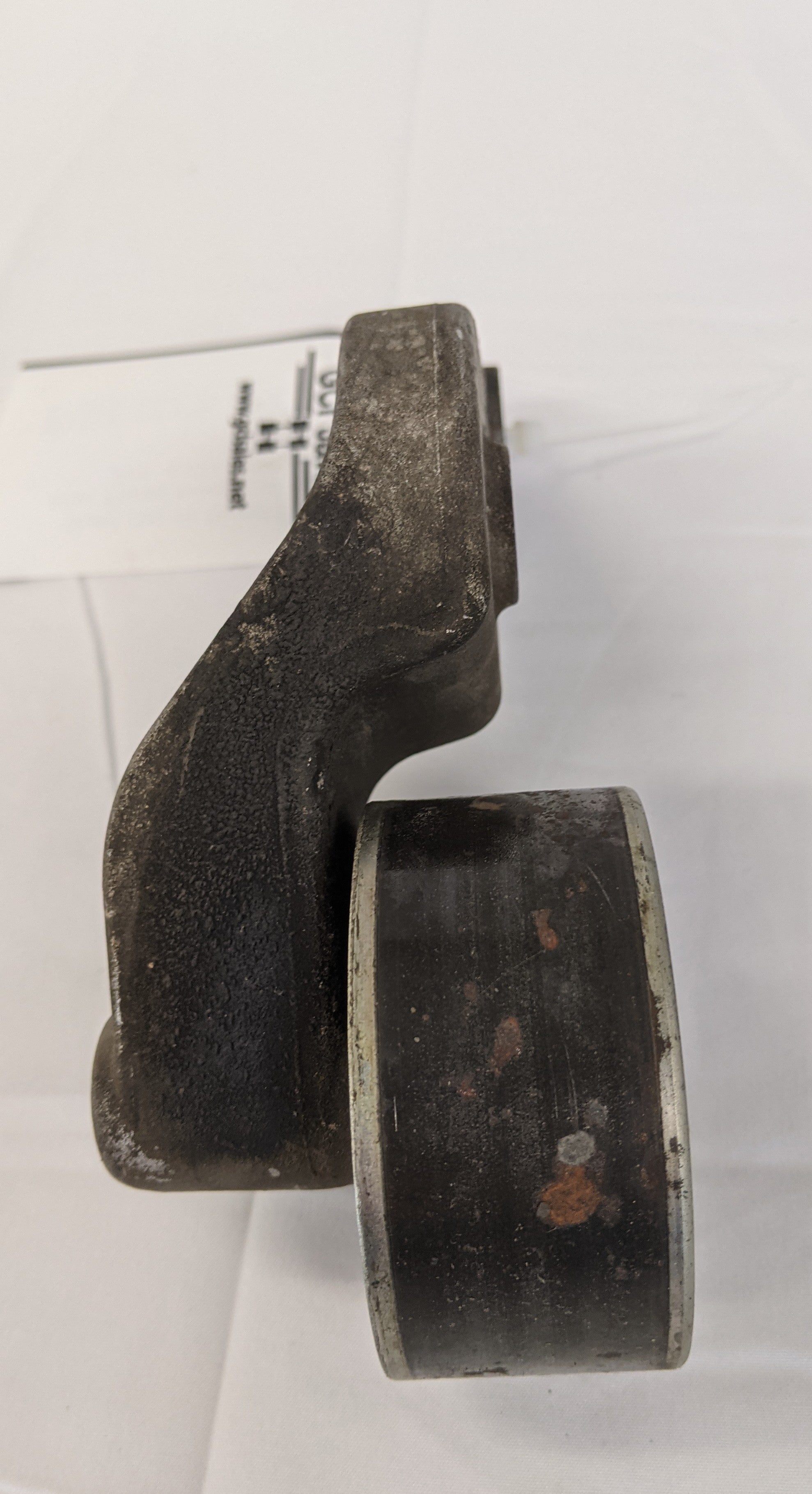 Used Detroit Diesel DD15 Idler Pulley Bracket w/ Pulley - P/N  A 472 202 0340 (10046445289788)