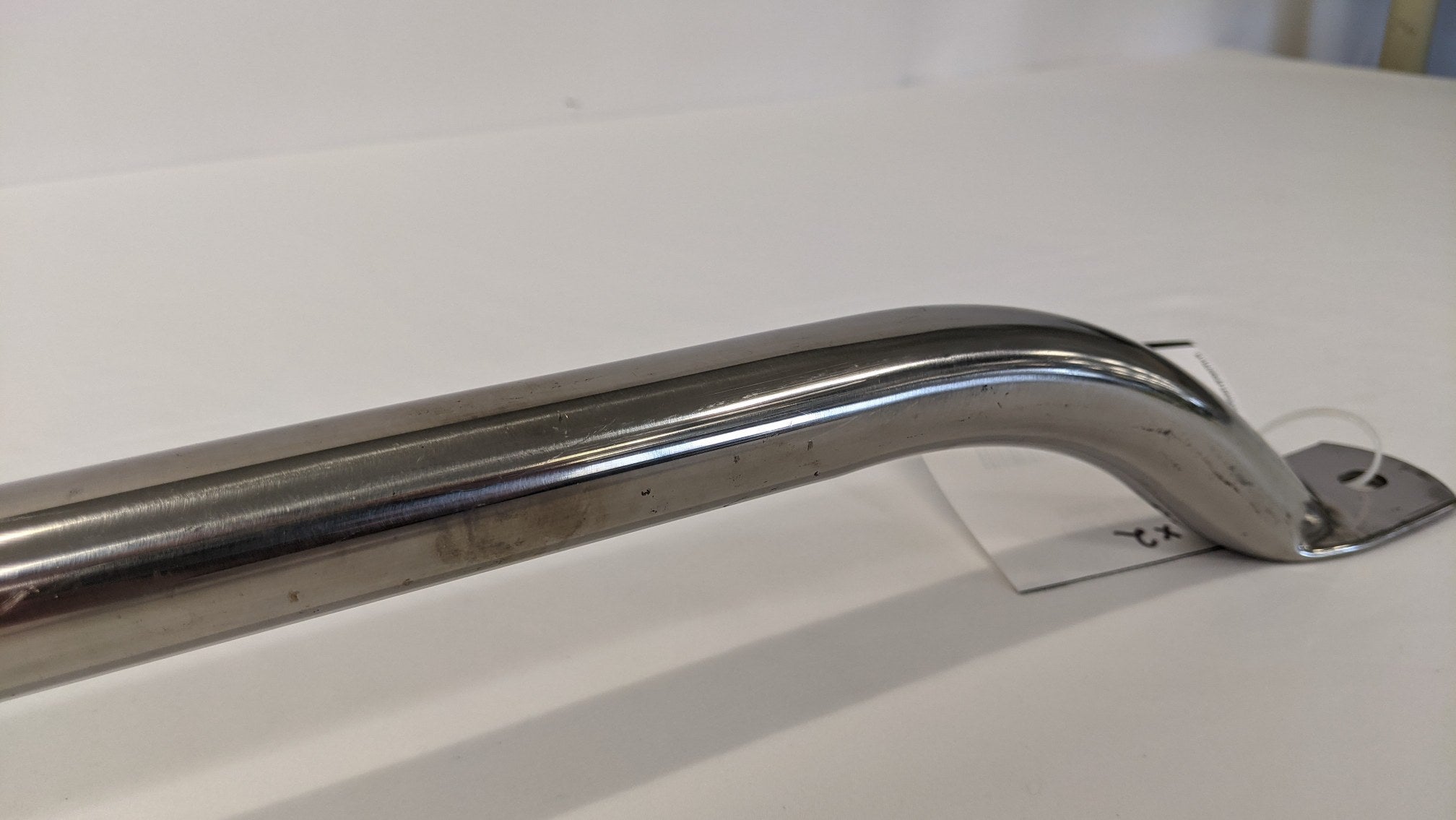 Used Freightliner 47 ¼" Exterior Grab Handle - P/N  18-41098-007 (6771124338774)