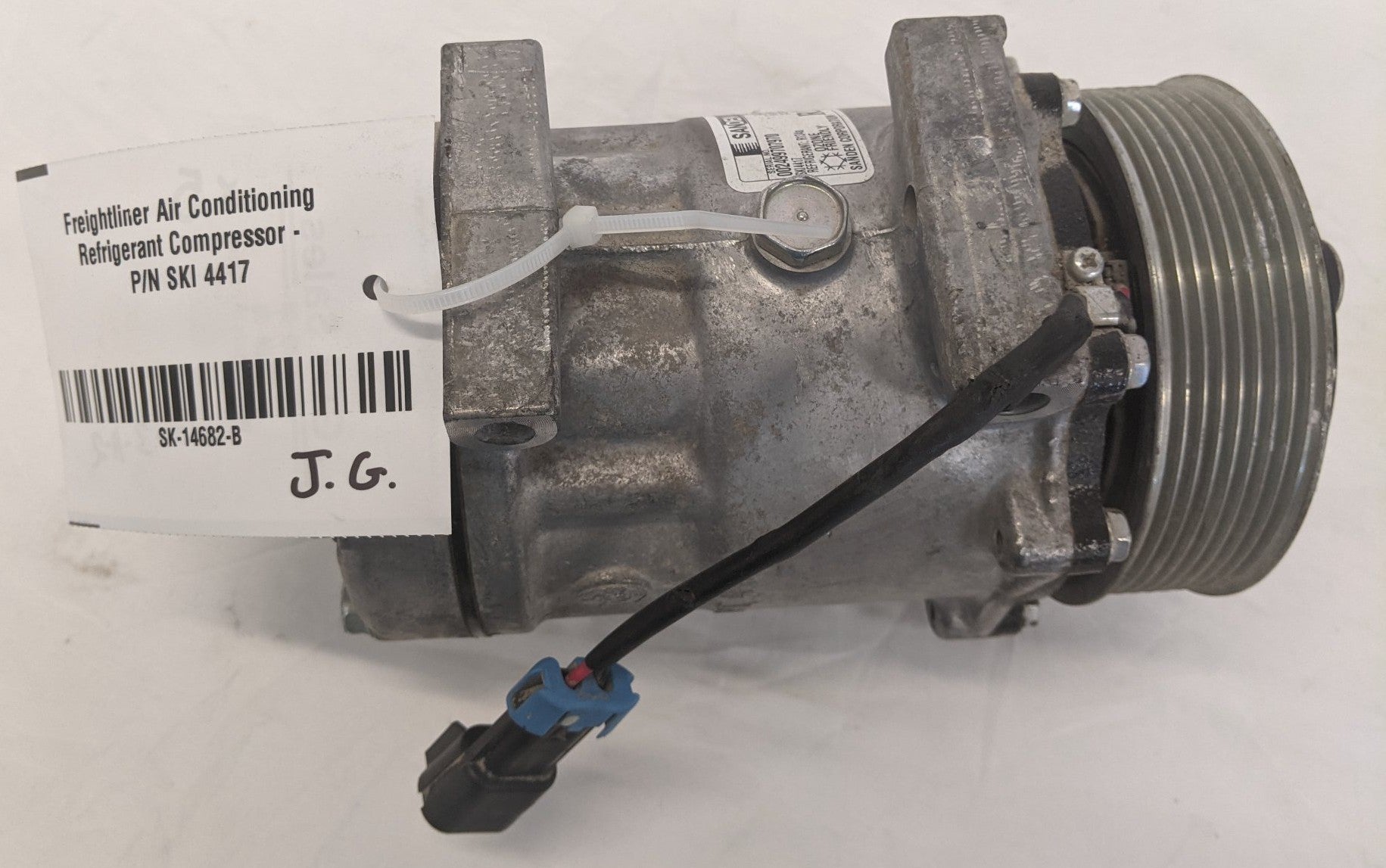 Freightliner Air Conditioning Refrigerant Compressor - P/N SKI 4417