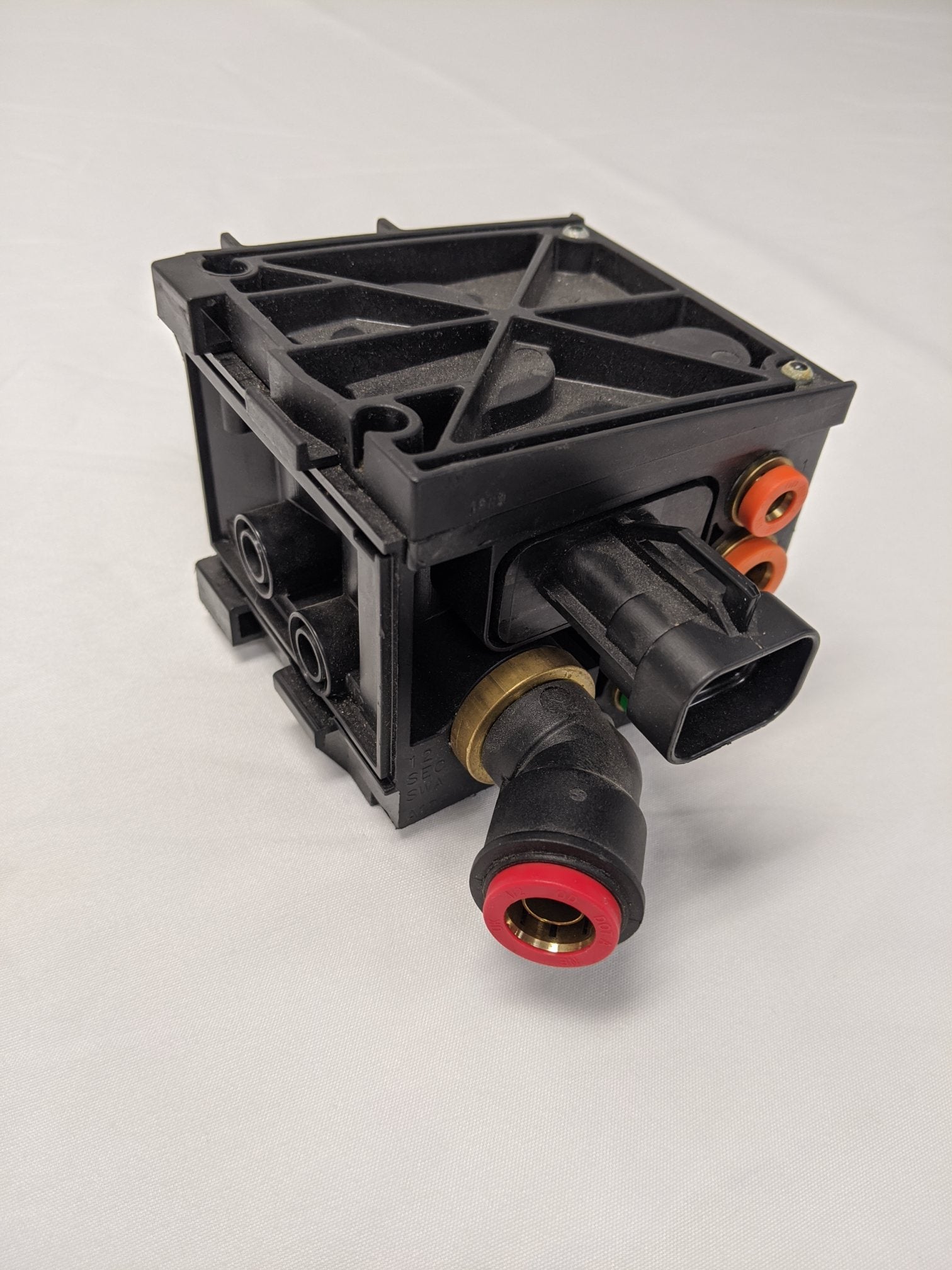 Used Freightliner AMU Central Air Switch Module P/N - A12-19776-110