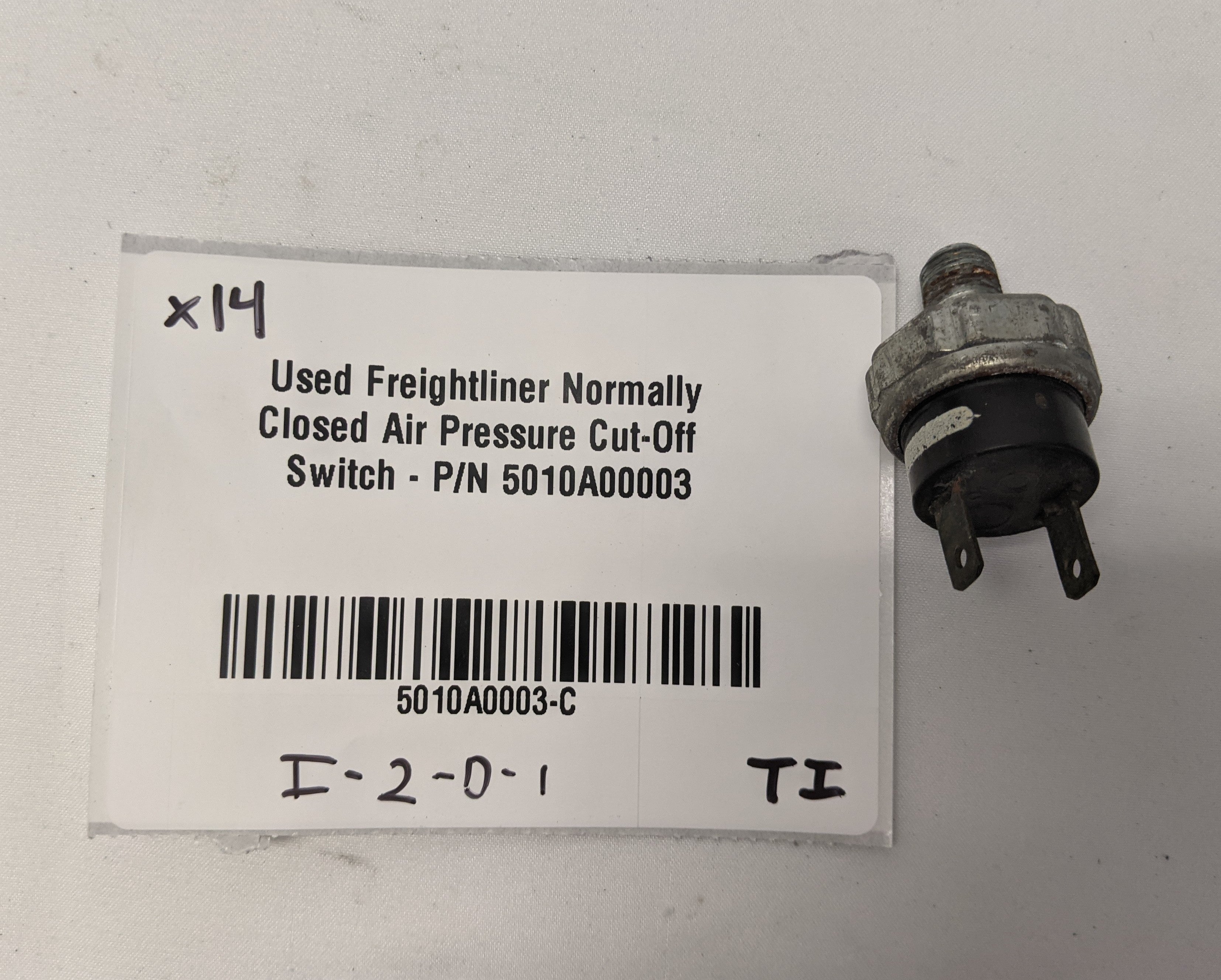 Used Freightliner Normally Closed Air Pressure Cut-Off Switch - P/N 5010A00003