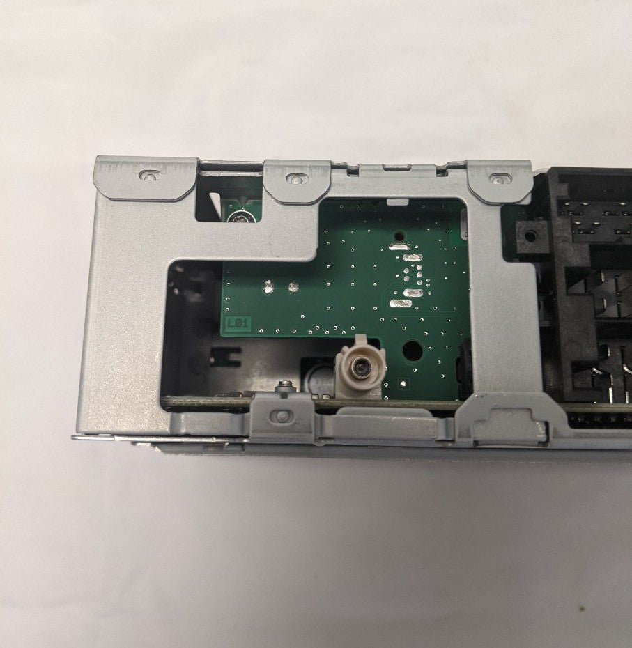 Aptiv DEA700 AM/FM/WB Truck Radio | A22-78674-000