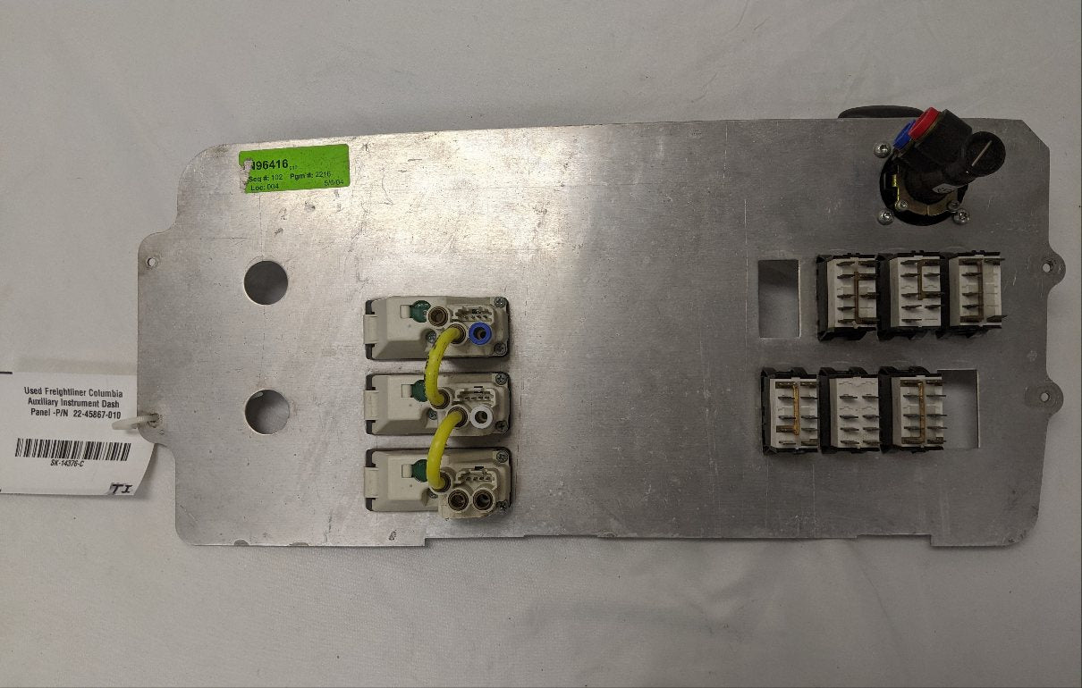 Used Freightliner Columbia Auxiliary Instrument Dash Panel -P/N  22-45867-010