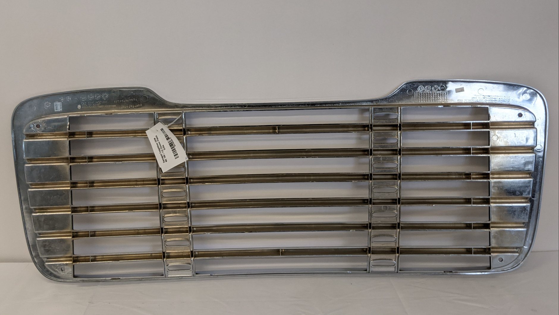 Damaged Freightliner OEM M2 106 / 112 Chrome Plated Grille -P/N 17-14787-001 (6728217657430)
