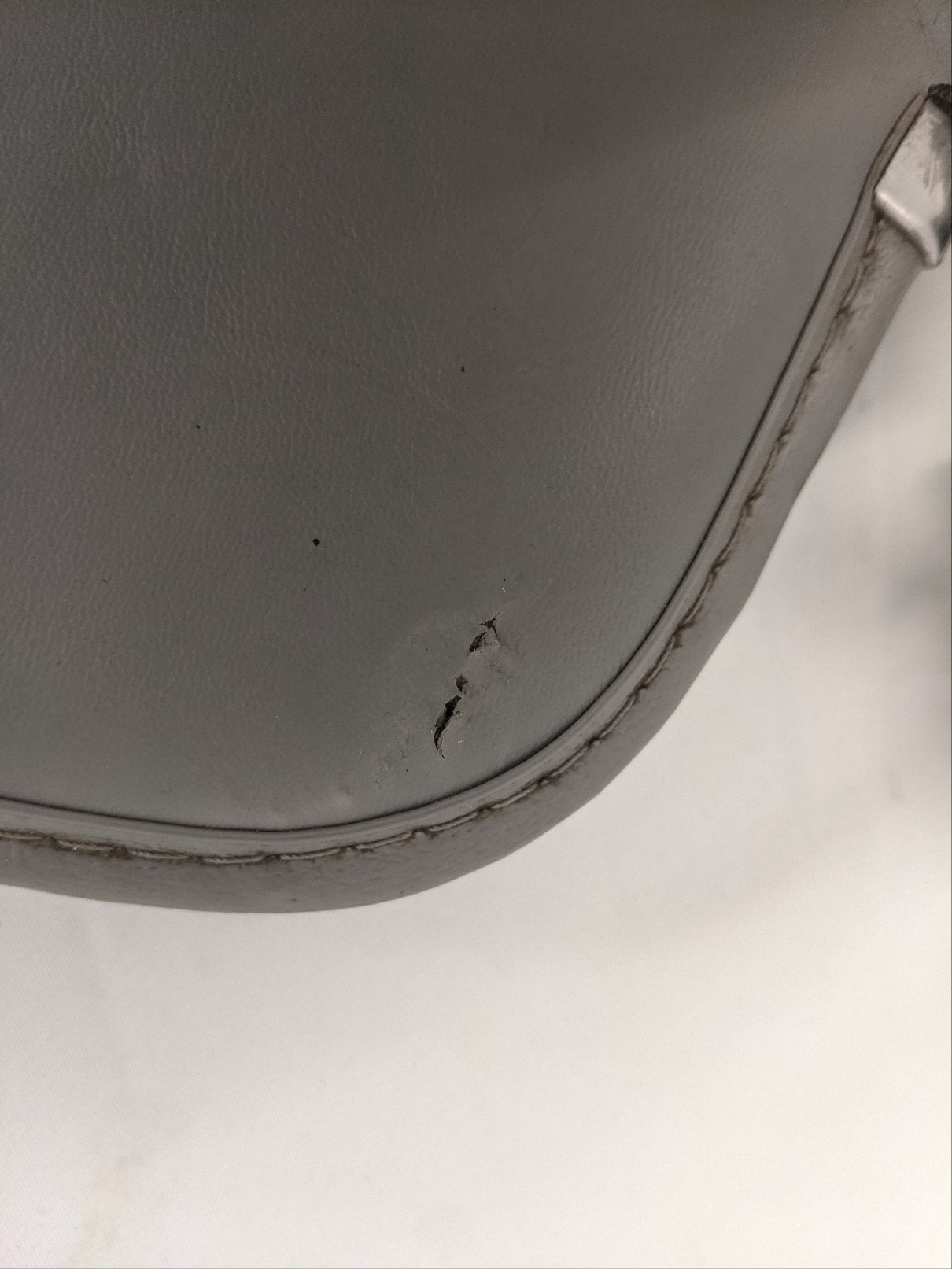 Damaged Freightliner Columbia Gray FLX Interior Sun Visor - P/N A22-58995-002