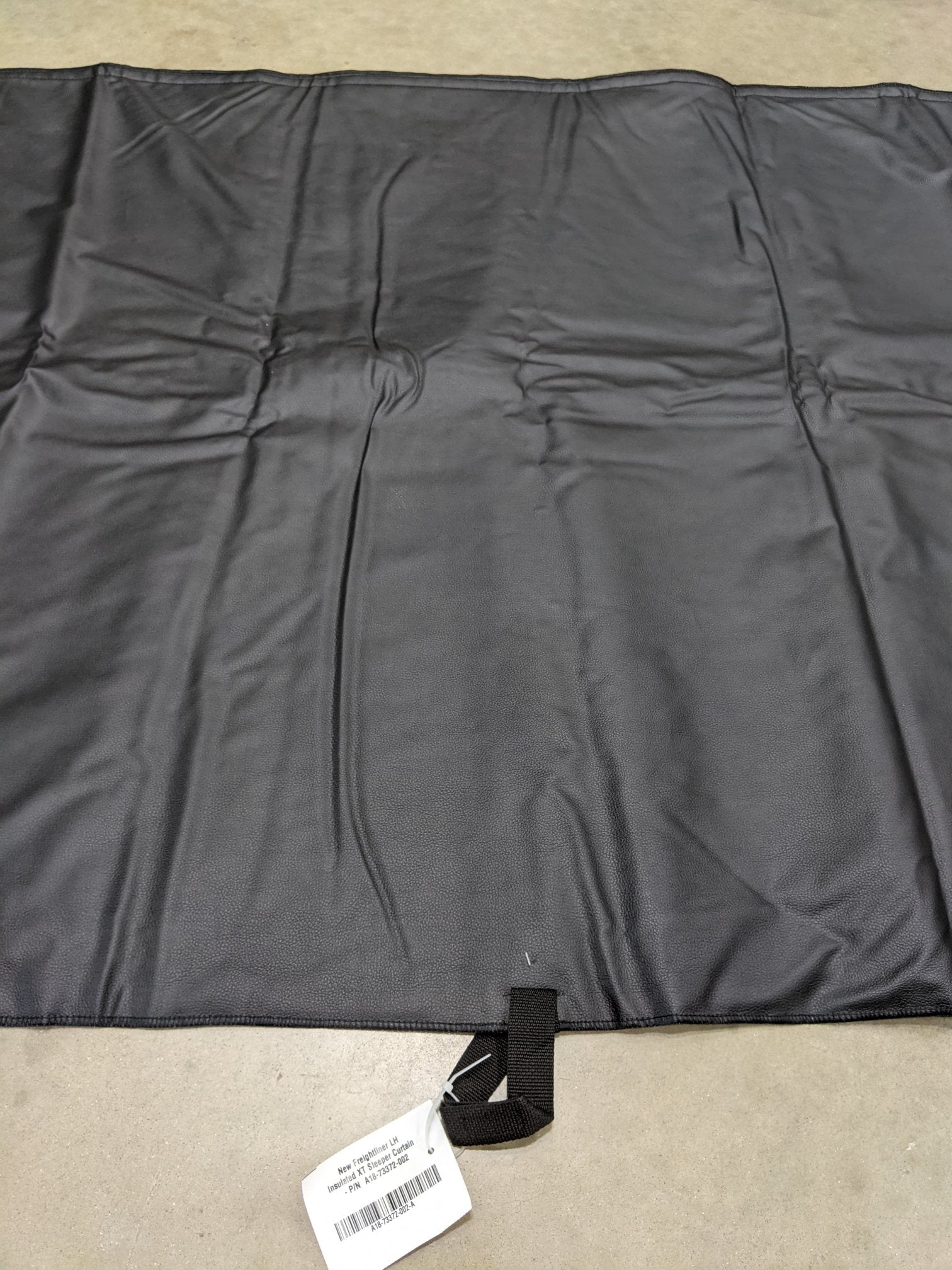 New Freightliner LH Insulated XT Sleeper Curtain - P/N  A18-73372-002 (10121479160124)