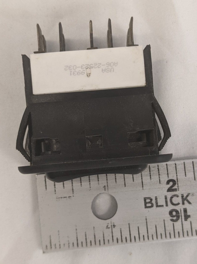 Freightliner Dash Mounted Bunk Heater Rocker Switch - A06-30769-032