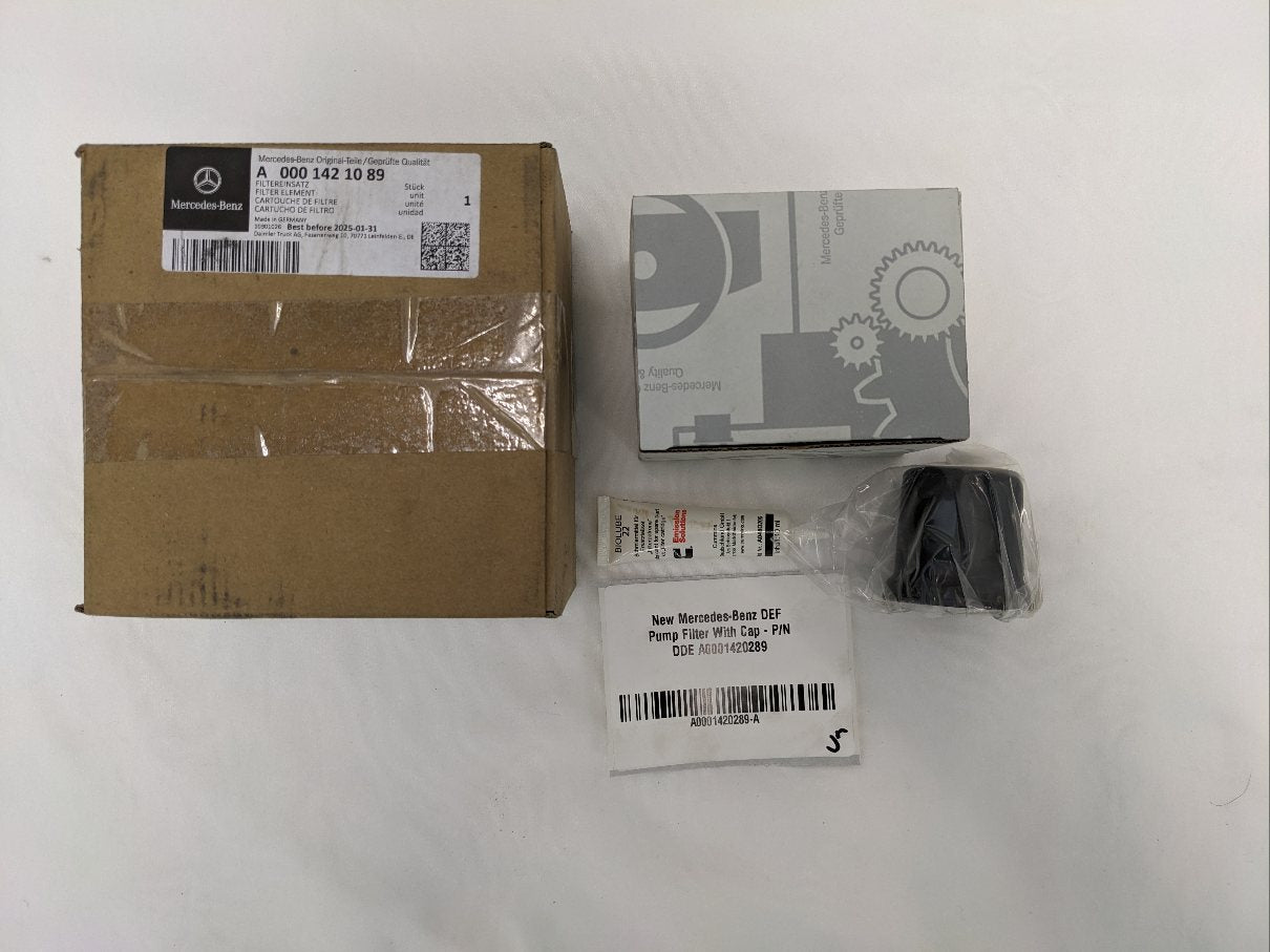 New Mercedes-Benz DEF Pump Filter With Cap - P/N DDE A0001420289 (10140912517436)