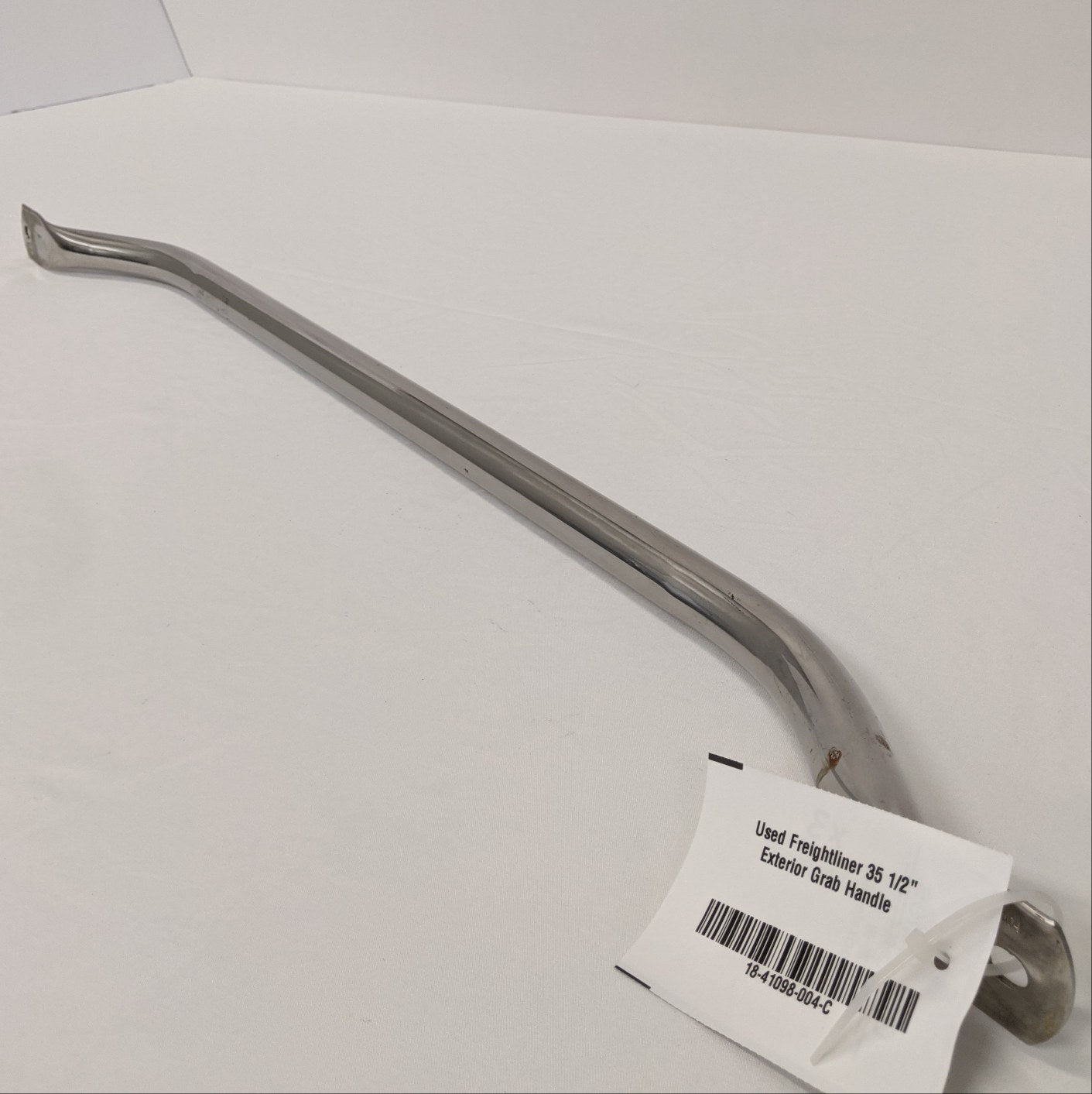 Used Freightliner 35 1/2"  Exterior Grab Handle - P/N  18-41098-004 (6747202322518)