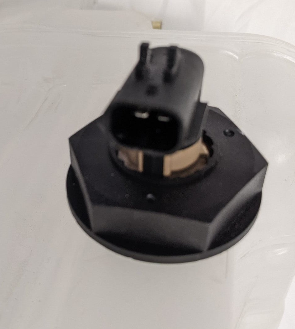 Freightliner M2 & W. Star 4700 Coolant Surge Tank | A05-28531-002