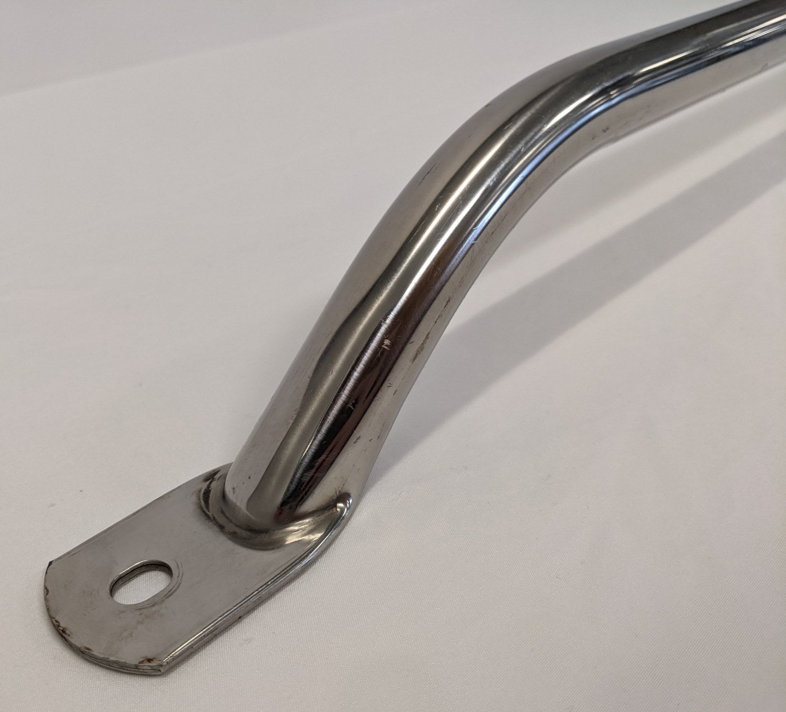 Used Freightliner 47 ¼" Exterior Grab Handle - P/N  18-41098-007 (6771124338774)