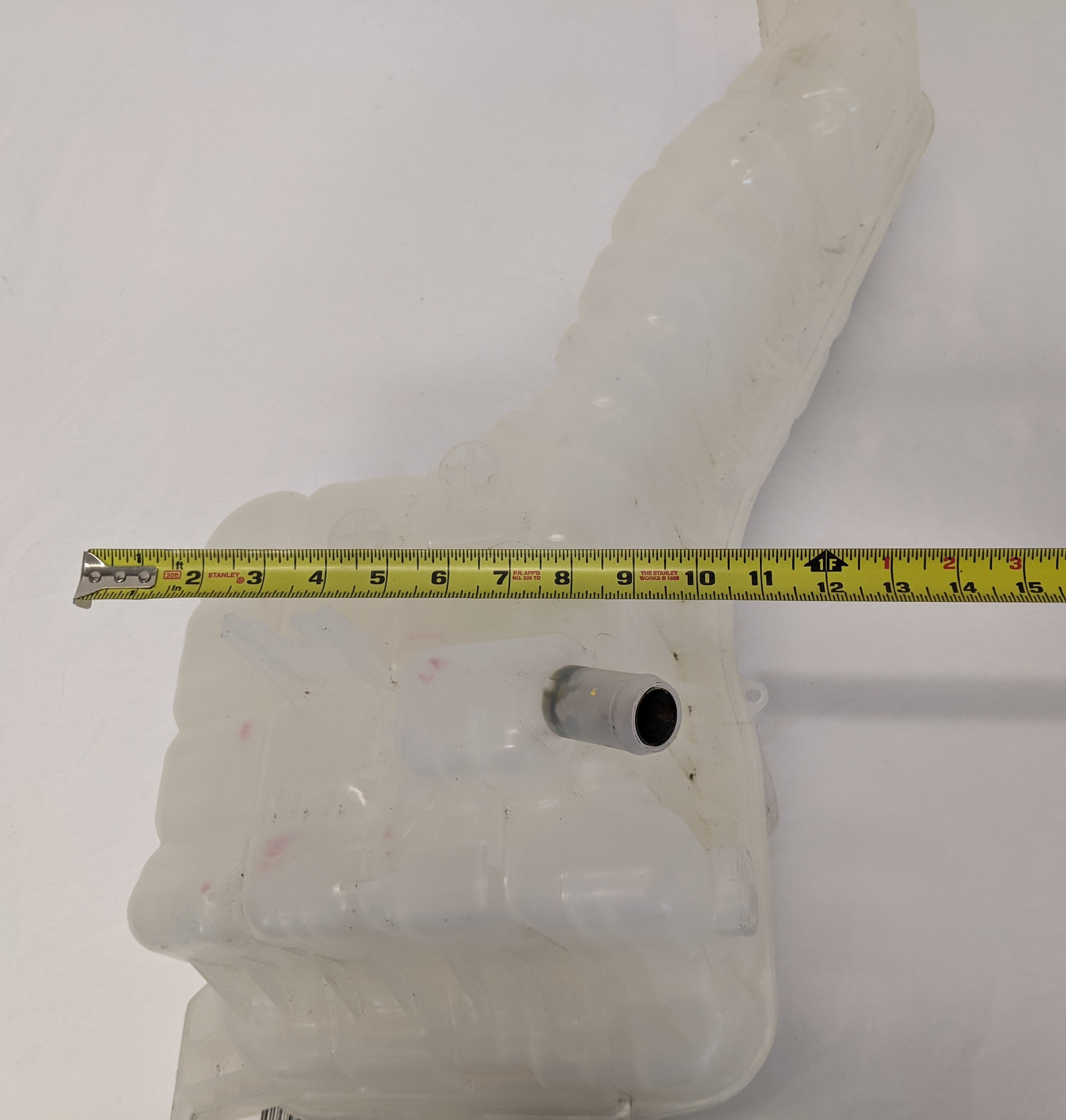 Used Freightliner M2 2.4 Gal. Plastic Surge Tank - P/N A05-28531-000 (10097193877820)