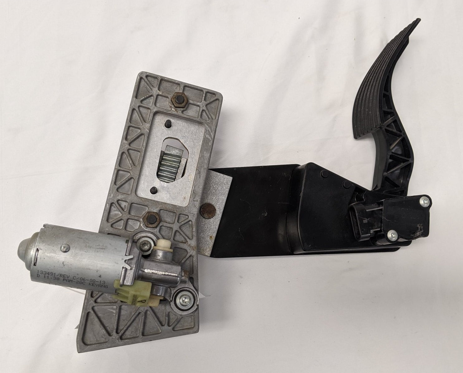 *Missing Parts* Damaged ISL 10 Adj. Suspension Pedal Asm. - P/N  A01-33226-000