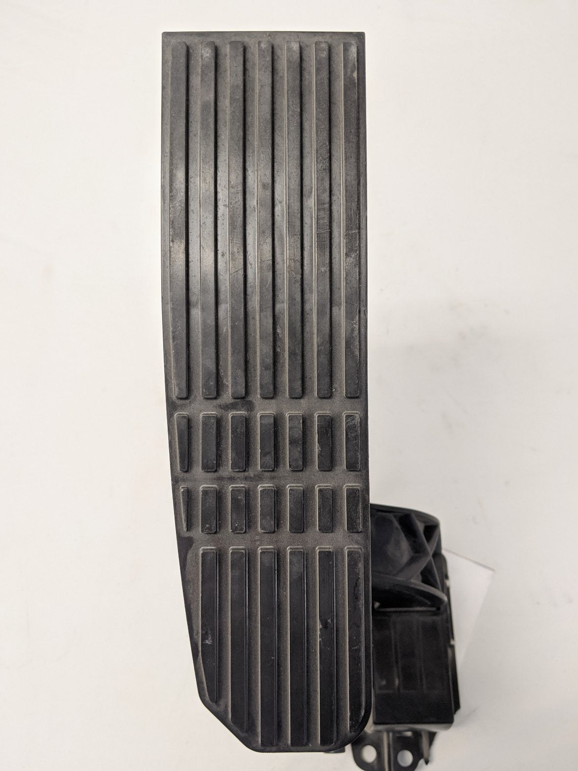 Damaged Freightliner M2, Cascadia Dual APS Accelerator Pedal - P/N A01-34090-000