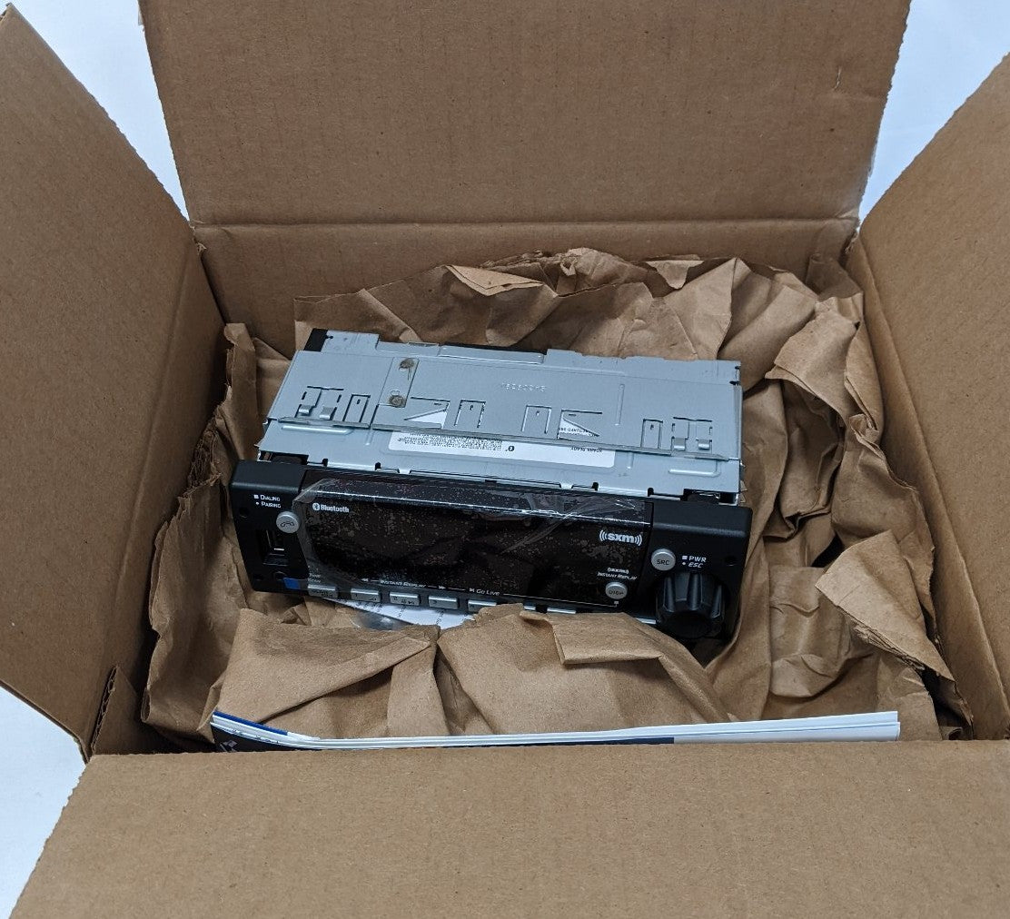 Freightliner DEA737 AM/FM/BT/SXM/USB Radio | A22-78679-000