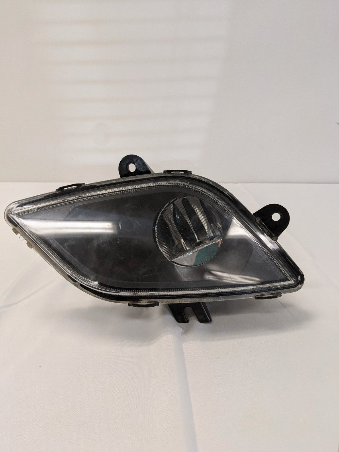 Damaged Freightliner Cascadia P4 RH LED Fog Light - P/N A66-03653-001