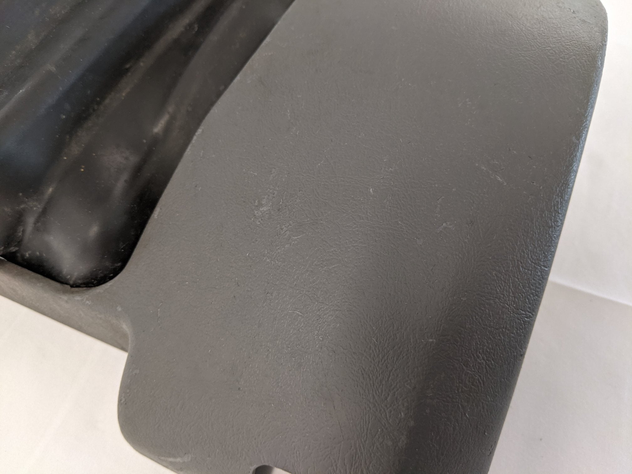 Used Freightliner Century Columbia FLX Steering Column Cover - P/N A18-33250-000 (10042807910716)