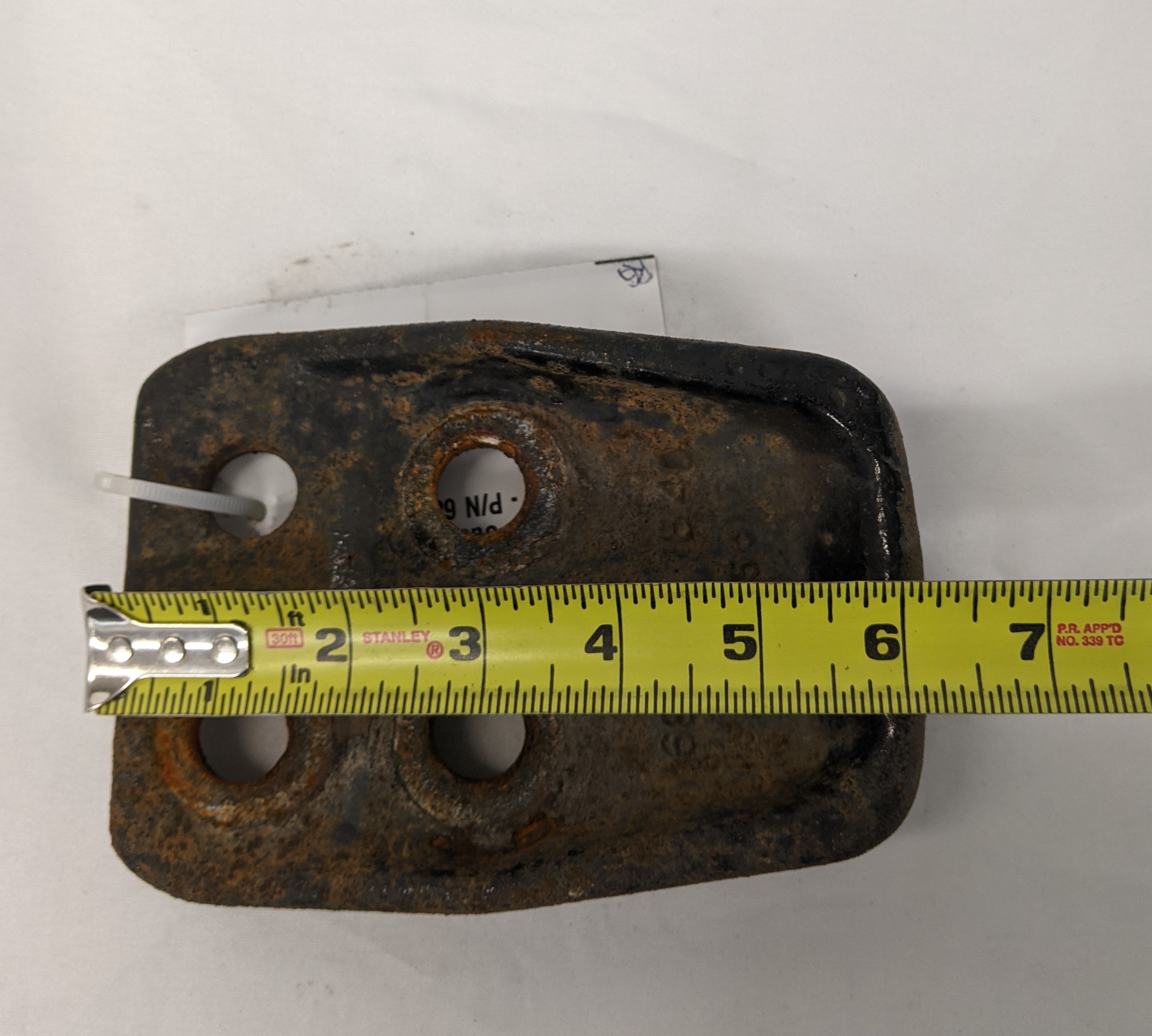 Used Freightliner Columbia Rear Axle Suspension Stop Bracket - P/N 681 328 18 40 (10091732304188)