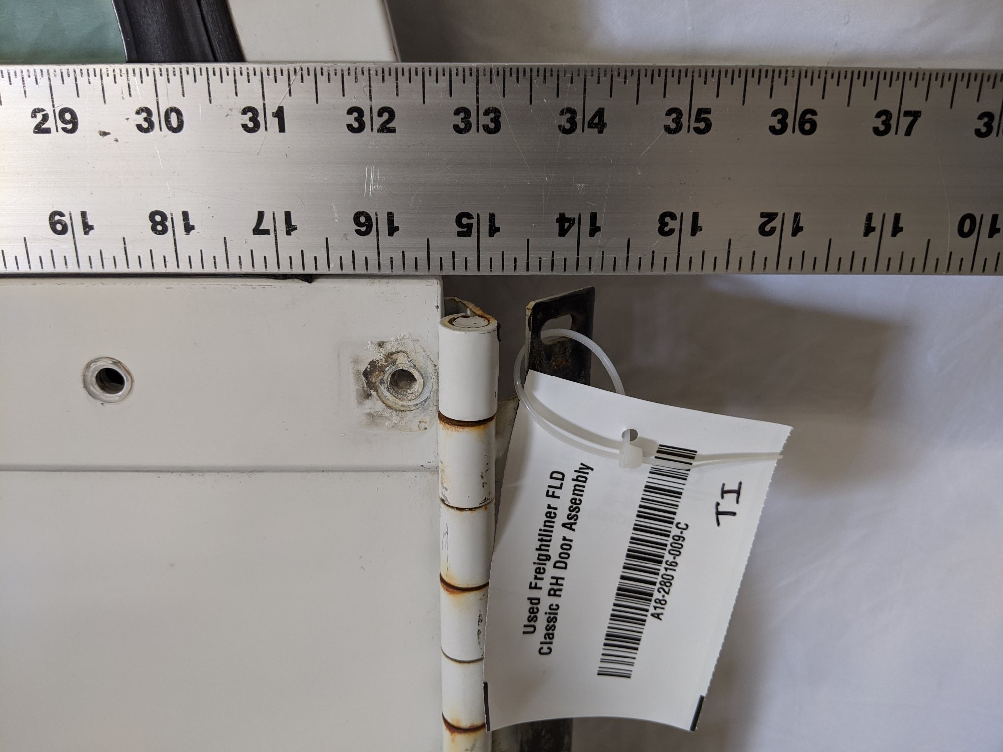 Used Freightliner FLD Classic RH Door Assembly - P/N A18-28016-009