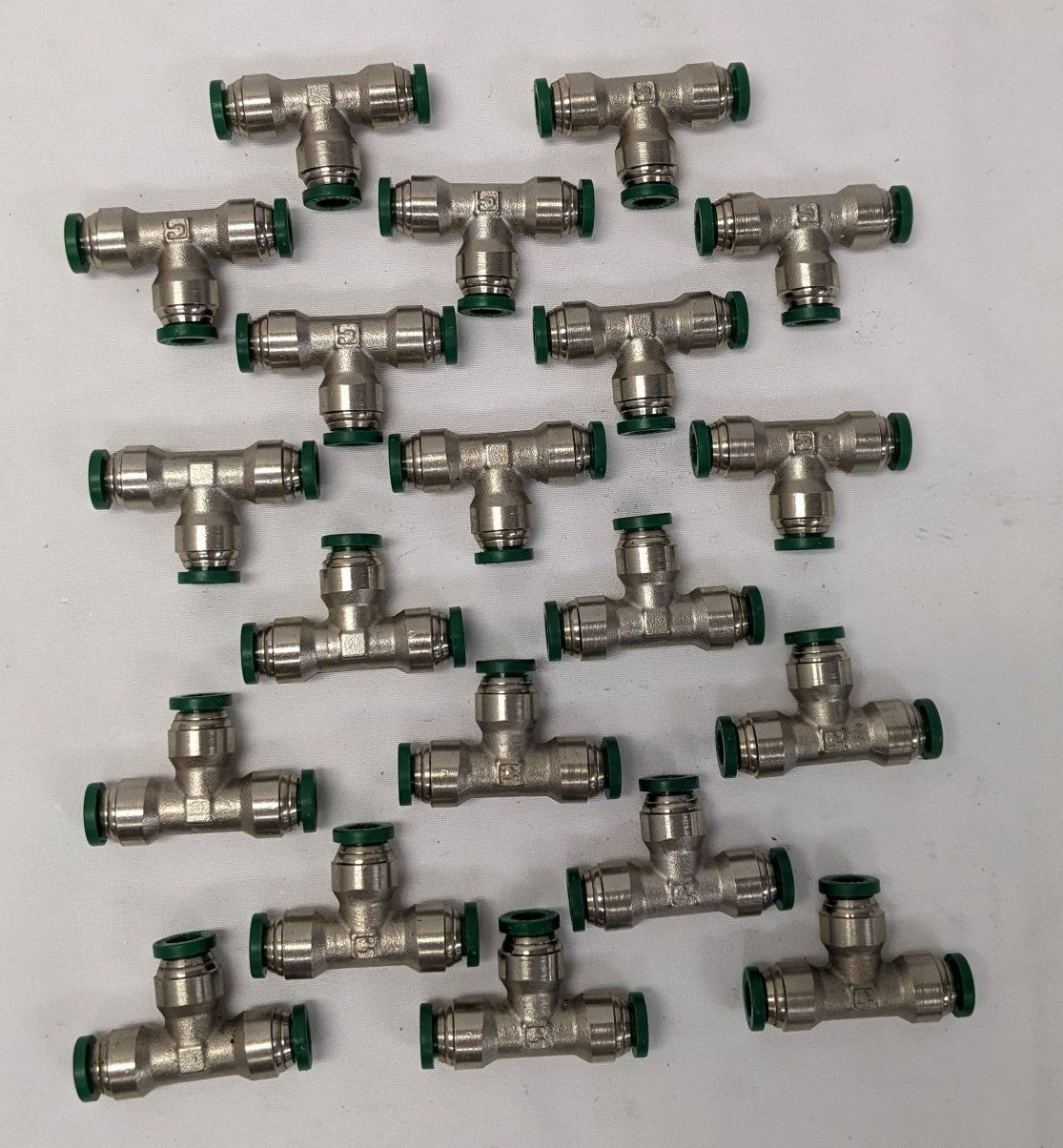 *Pack of 20* New Fisnar Metal Push to Connect 1/4" OD Tube T Connector- 560795