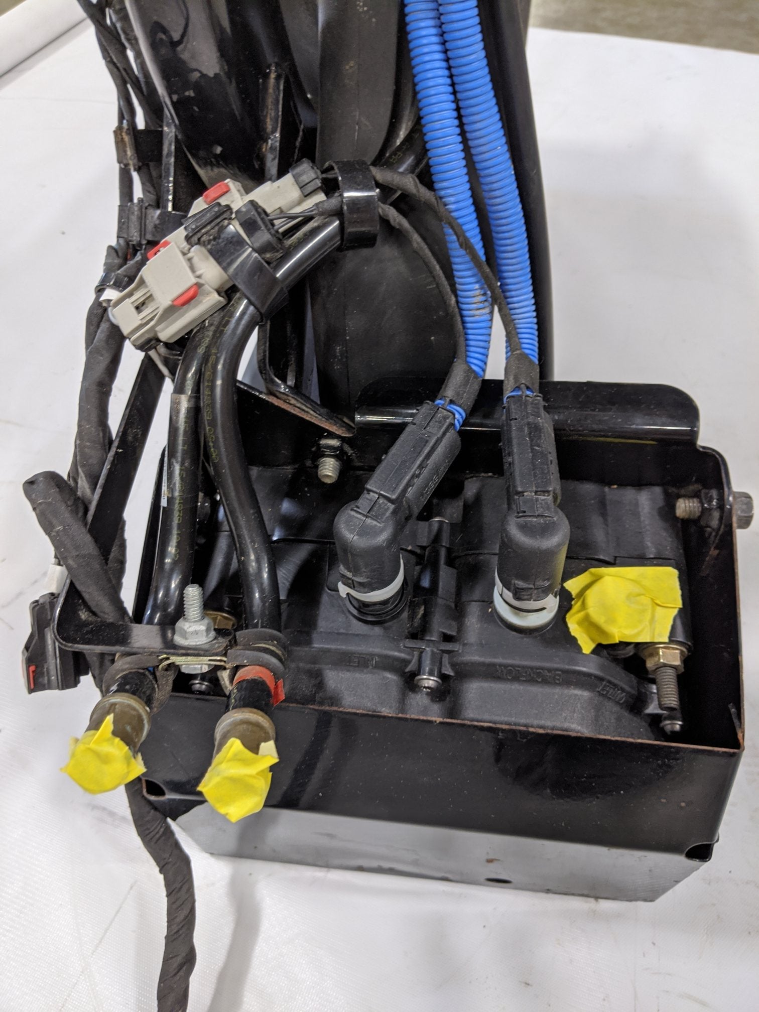 Used FTL 6-Gallon DEF Tank and Header Assembly w/ DEF Pump - P/N A04-35188-002 (10114262270268)