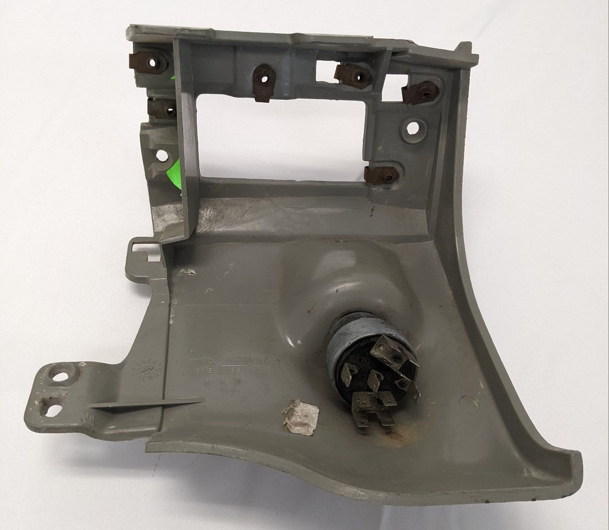 Used Freightliner Columbia Keyswitch Center Housing Cover Assembly - P/N 18-32690-002