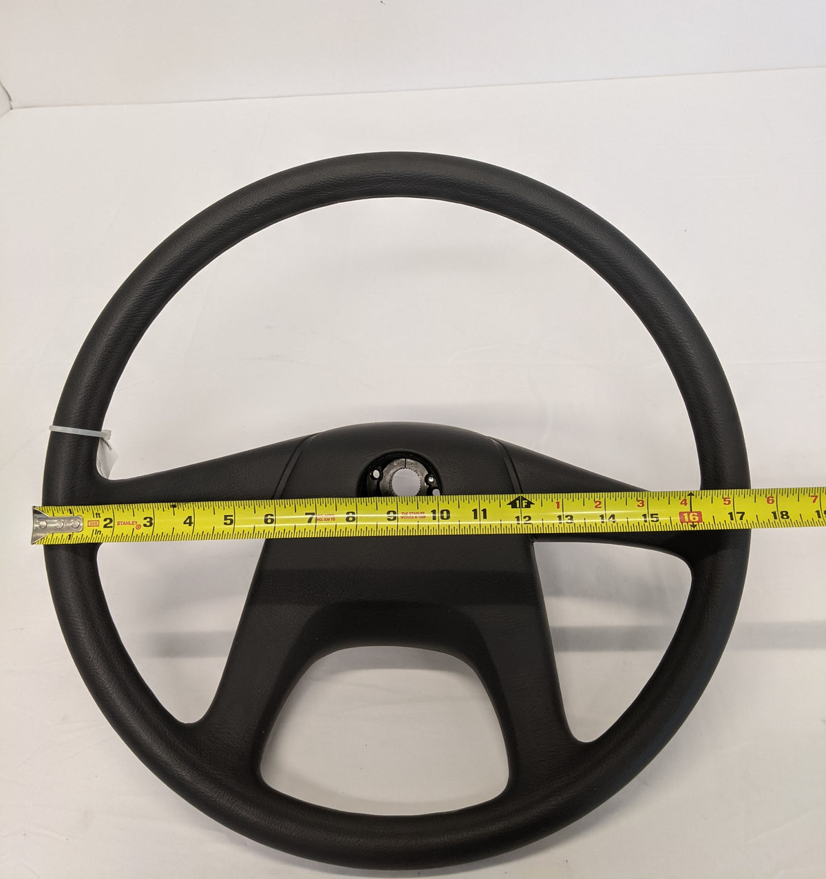 18 Boss steering wheel for Freightliner Trucks - UATPARTS 18 Boss steering wheel for Freightliner Trucks - UATPARTS