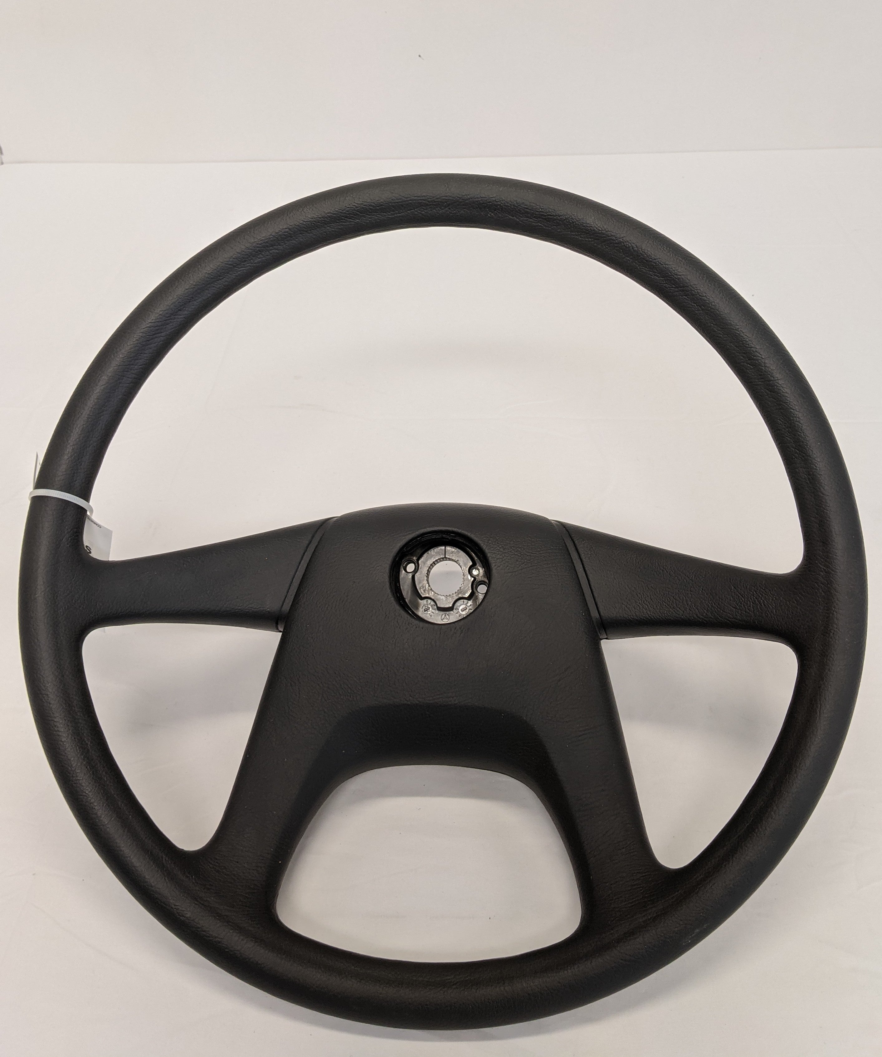 New Freightliner 18" (450mm) Steering Wheel w/Pin - P/N  14-13108-003 (10121897902396)