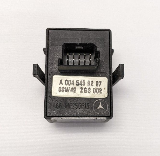 Freightliner Cascadia P3 L/R Mirror Control Switch A-004-545-92-07
