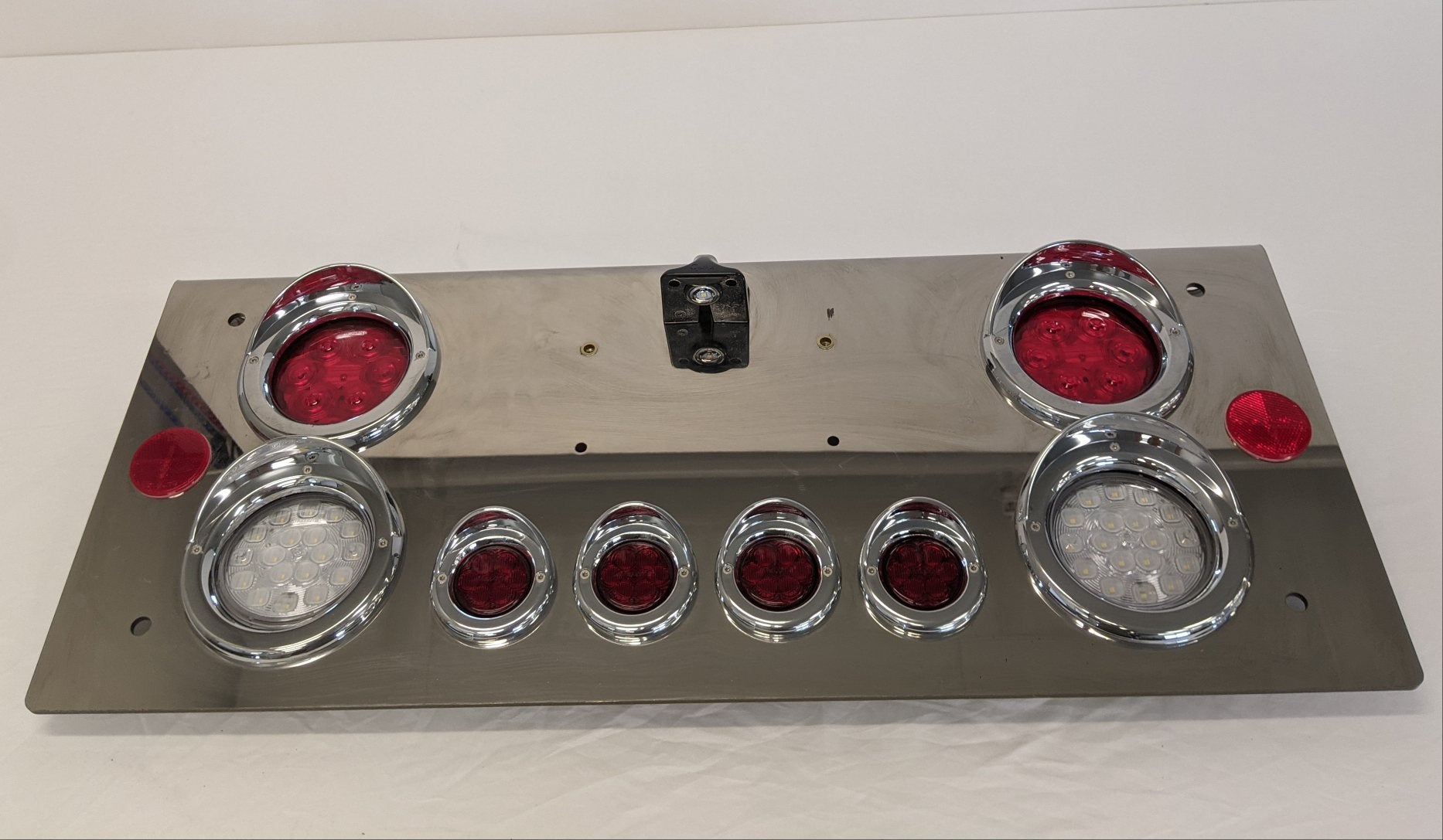 Freightliner Polished Tail Lamp Bracket W/Lights - P/N  A66-15697-002 (10144987545916)