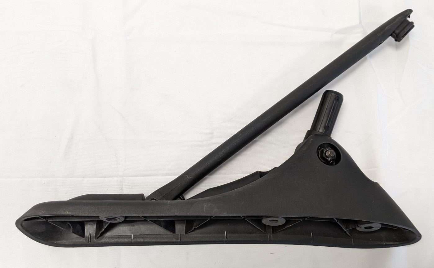 International RH Upper Mirror Holder Bracket - P/N 2509069C91