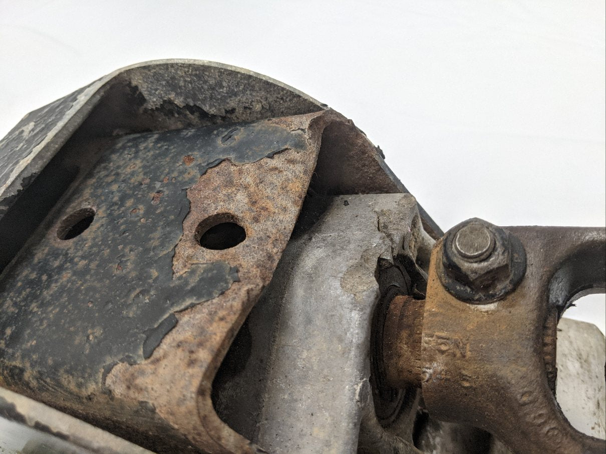 Damaged Freightliner FLD Steering Column w/ Linkage