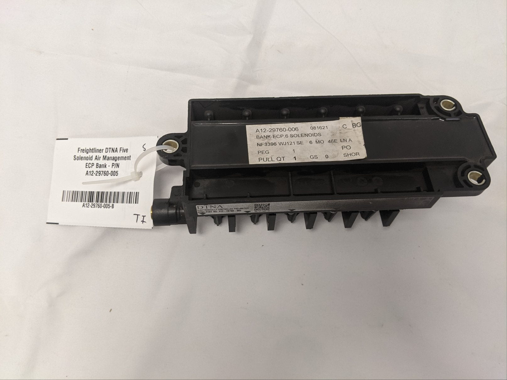 Freightliner DTNA Five Solenoid Air Management ECP Bank -P/N A12-29760-005