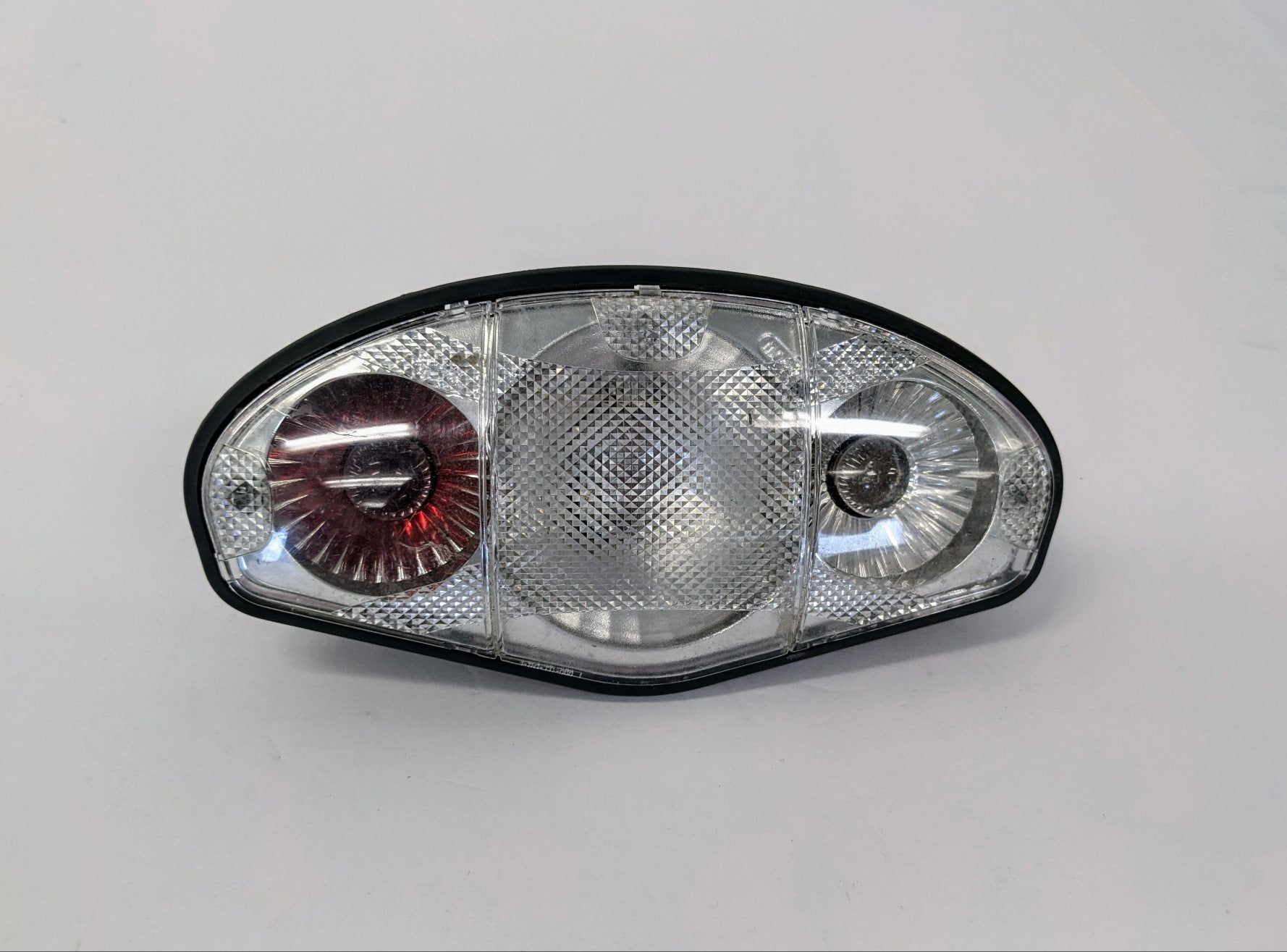 Used Freightliner Cascadia P3 RH Upper Dome Light w/ Bulbs - P/N 22-60997-001 (4029255614550)