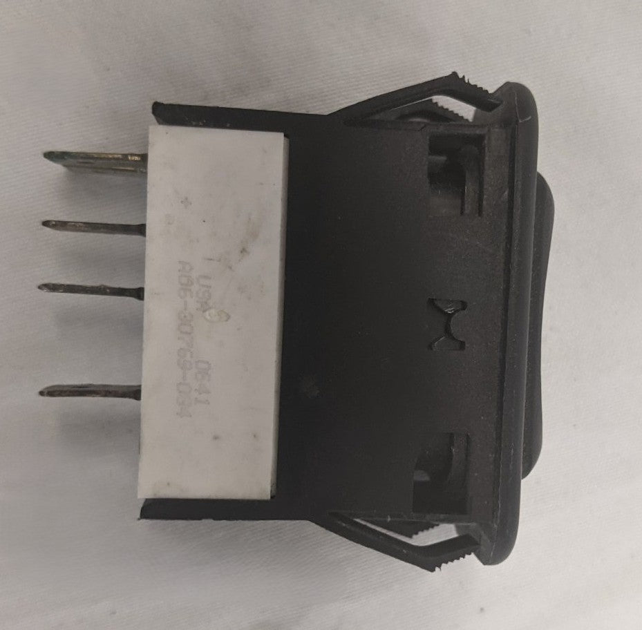 Used Freightliner Dome Light Rocker Switch - P/N A06-30769-084