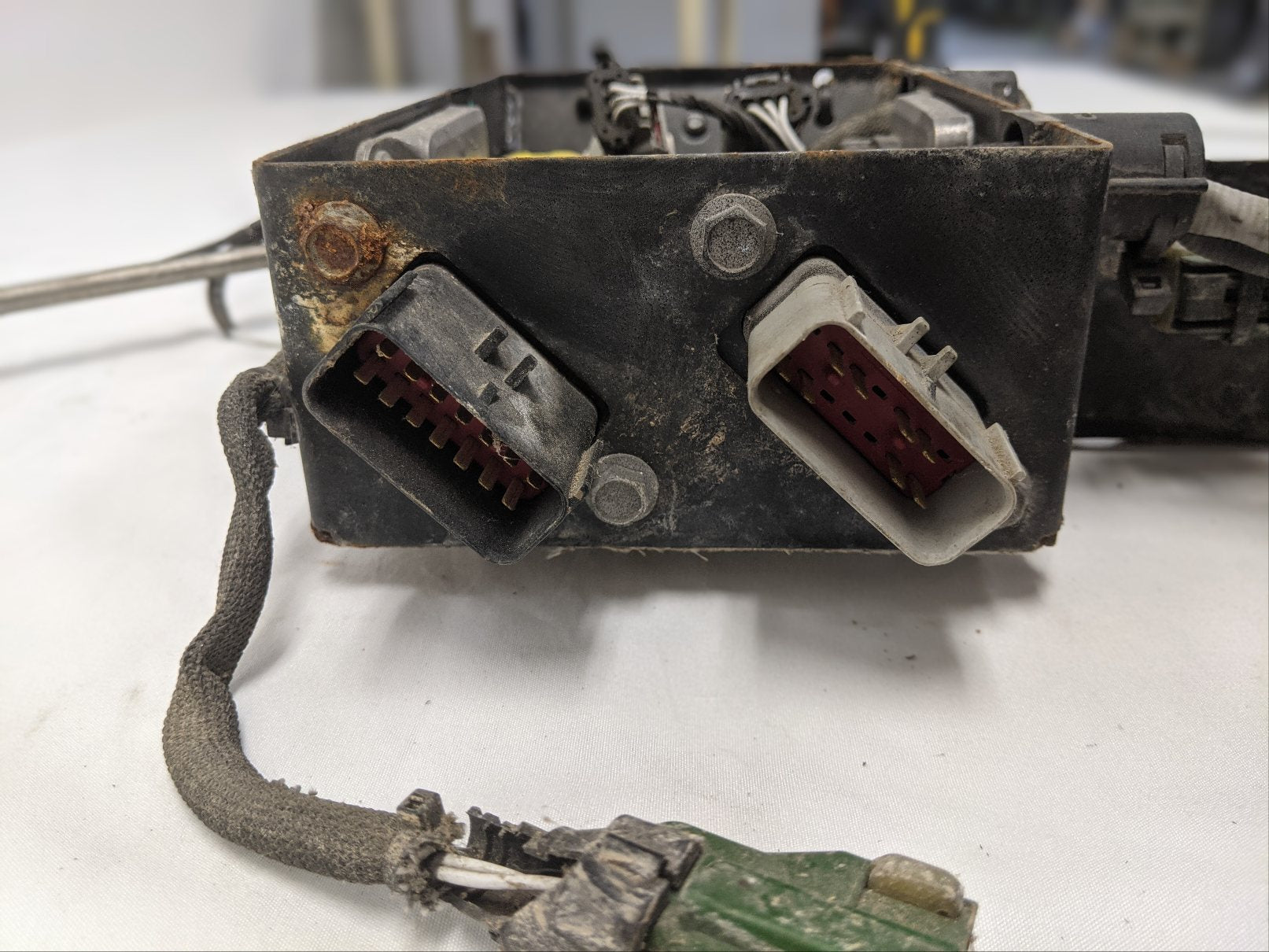 Used Freightliner DD15 DD13 DPF Aftertreatment Wiring Harness Sensor Box
