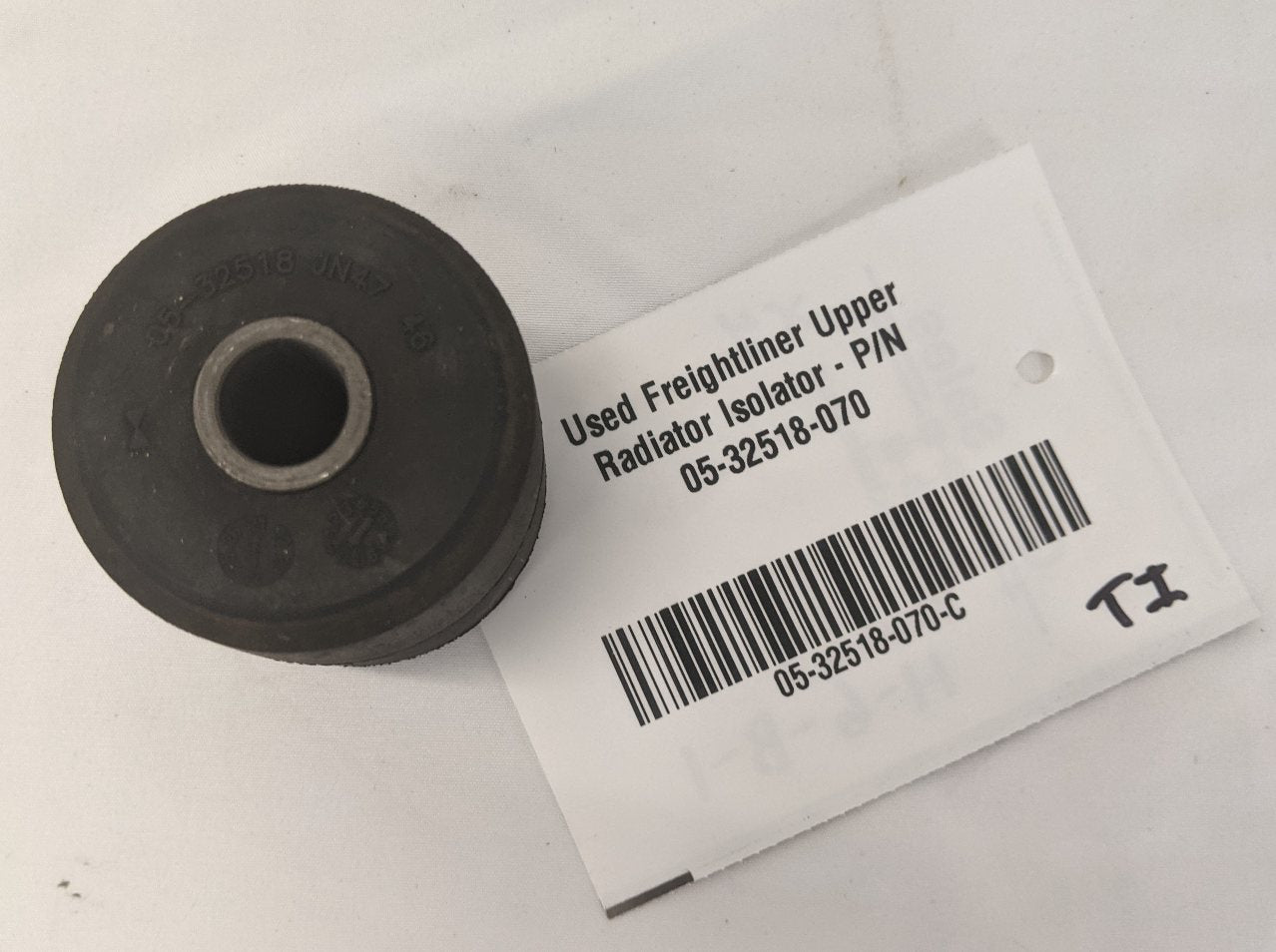 Used Freightliner Upper Radiator Isolator - P/N 05-32518-070