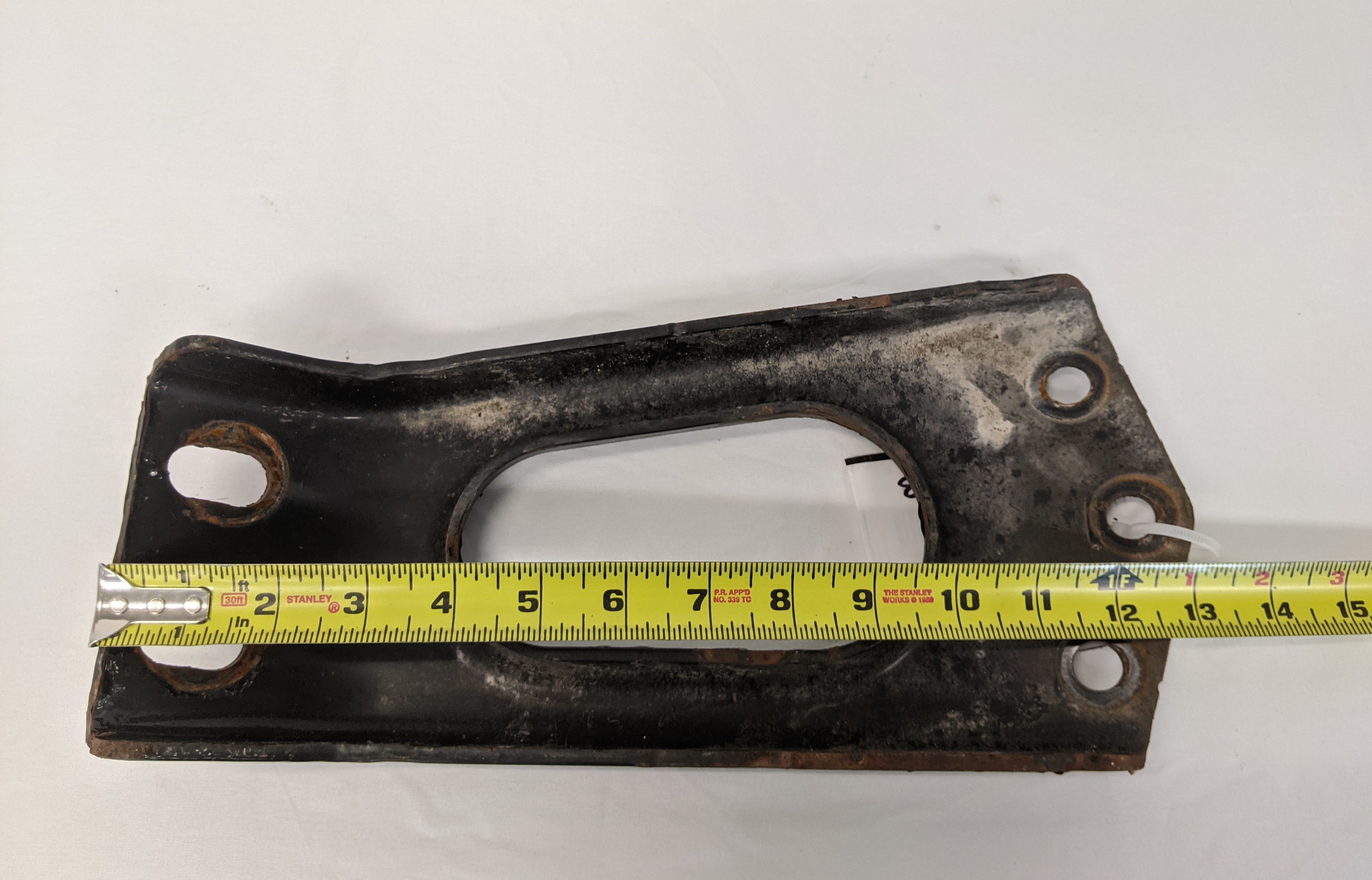 Used Freightliner Cascadia P3 LH Engine Crossmember Bracket - P/N 15-23711-004 (10094981251388)