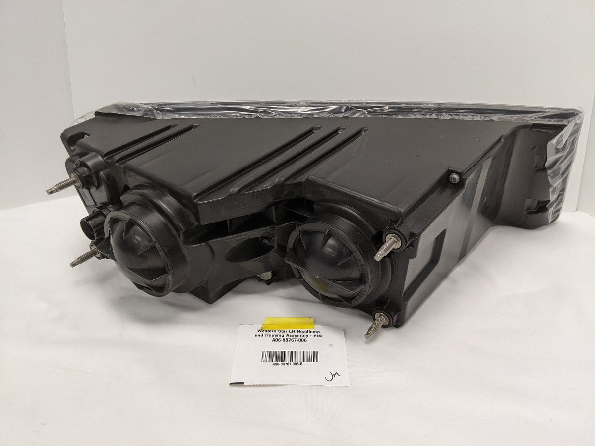 Western Star 5700 LH Headlight H9/H11 Halogen | A06-88767-006