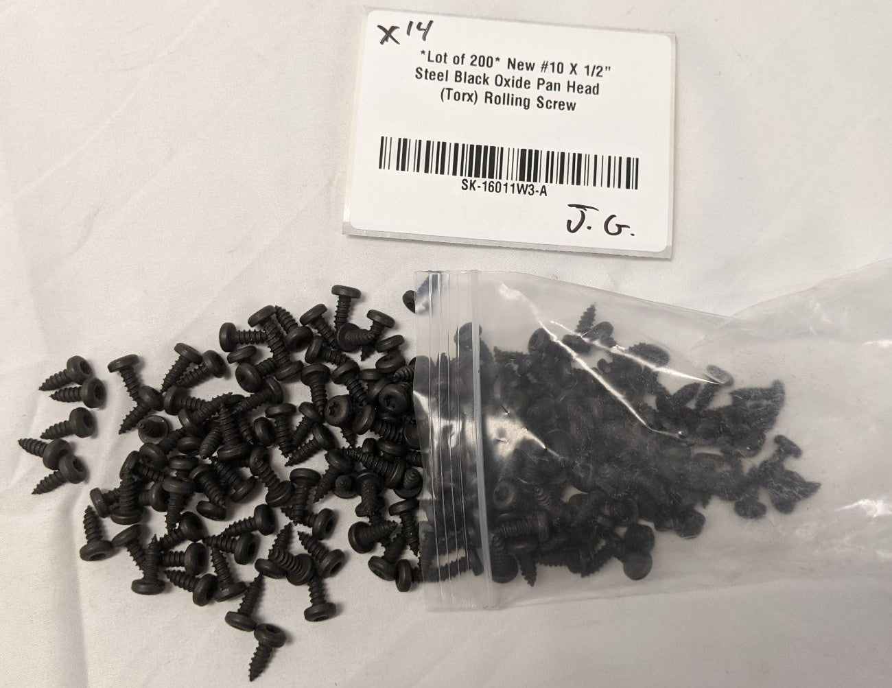 #10 X 1/2" Steel Black Oxide Pan Head Torx Rolling Screws - Lot of 200 - T20 Sheet Metal Fasteners