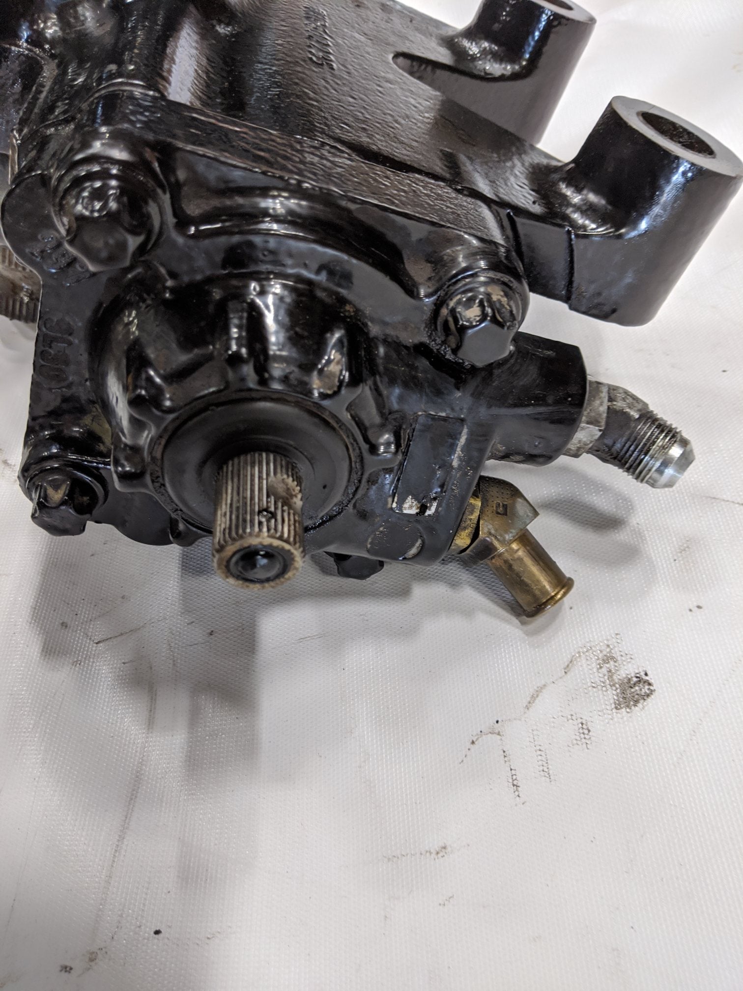 Used Freightliner Columbia Steering Gear Assembly - P/N 14-17729-000 (10118092783932)