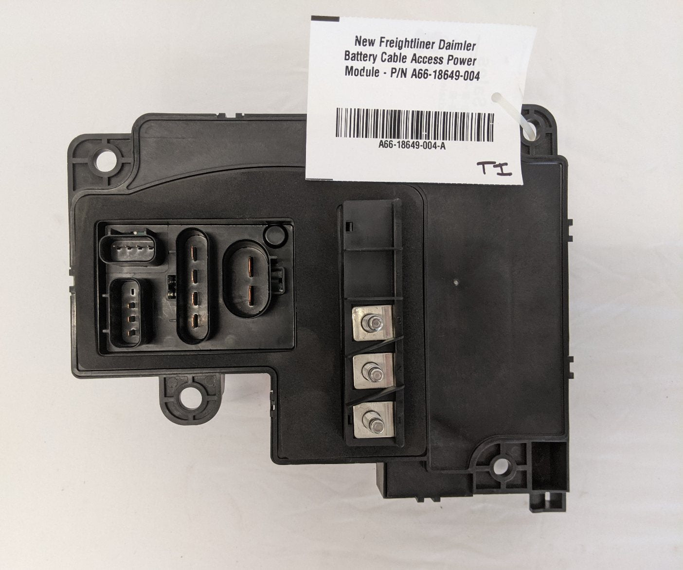 New Freightliner Daimler Battery Cable Access Power Module - P/N A66-18649-004 (10171315454268)