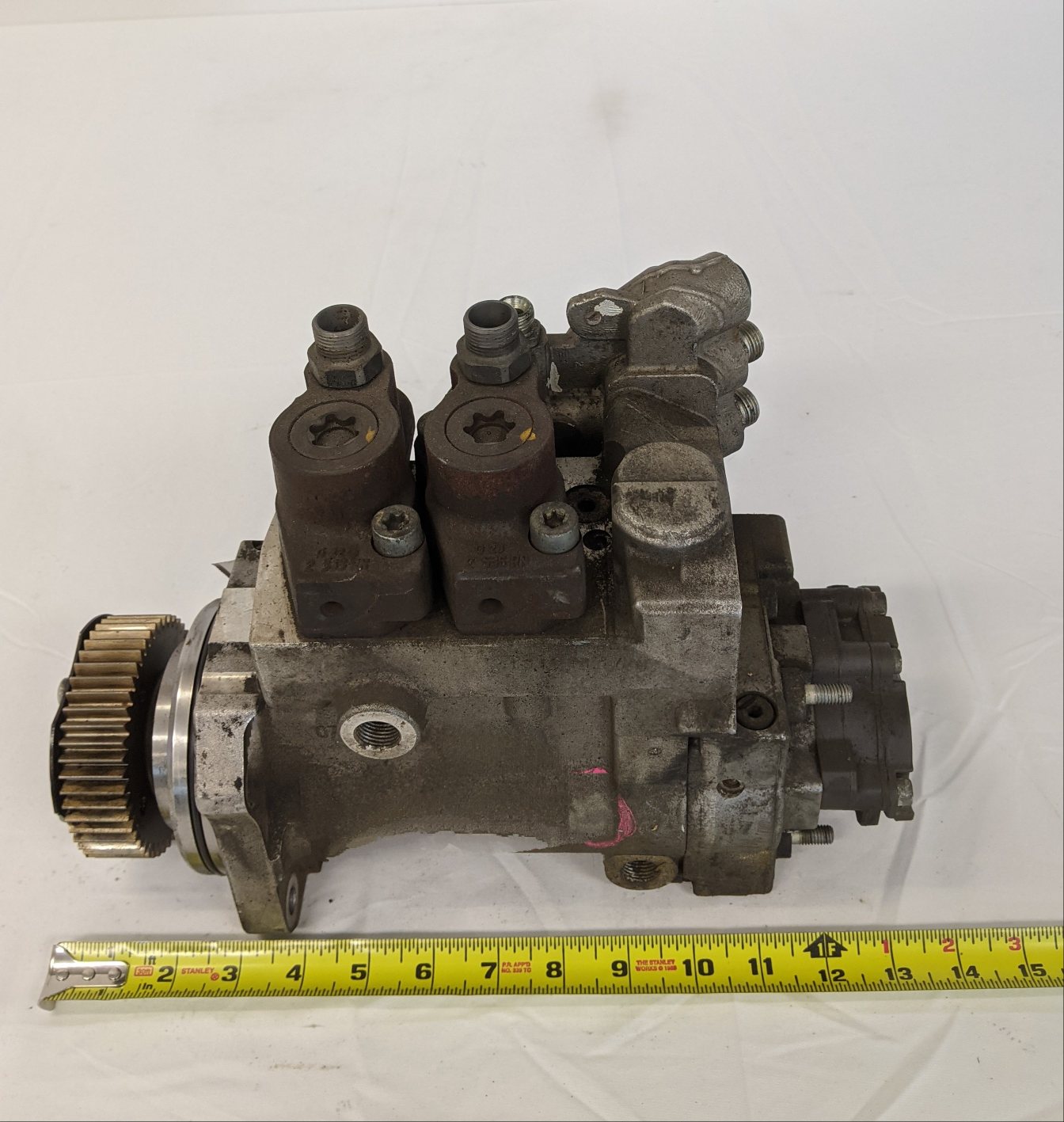 Used Detroit DD15 High Pressure Fuel Pump w/ Manifold - P/N A 470 090 07 50 (10090715349308)