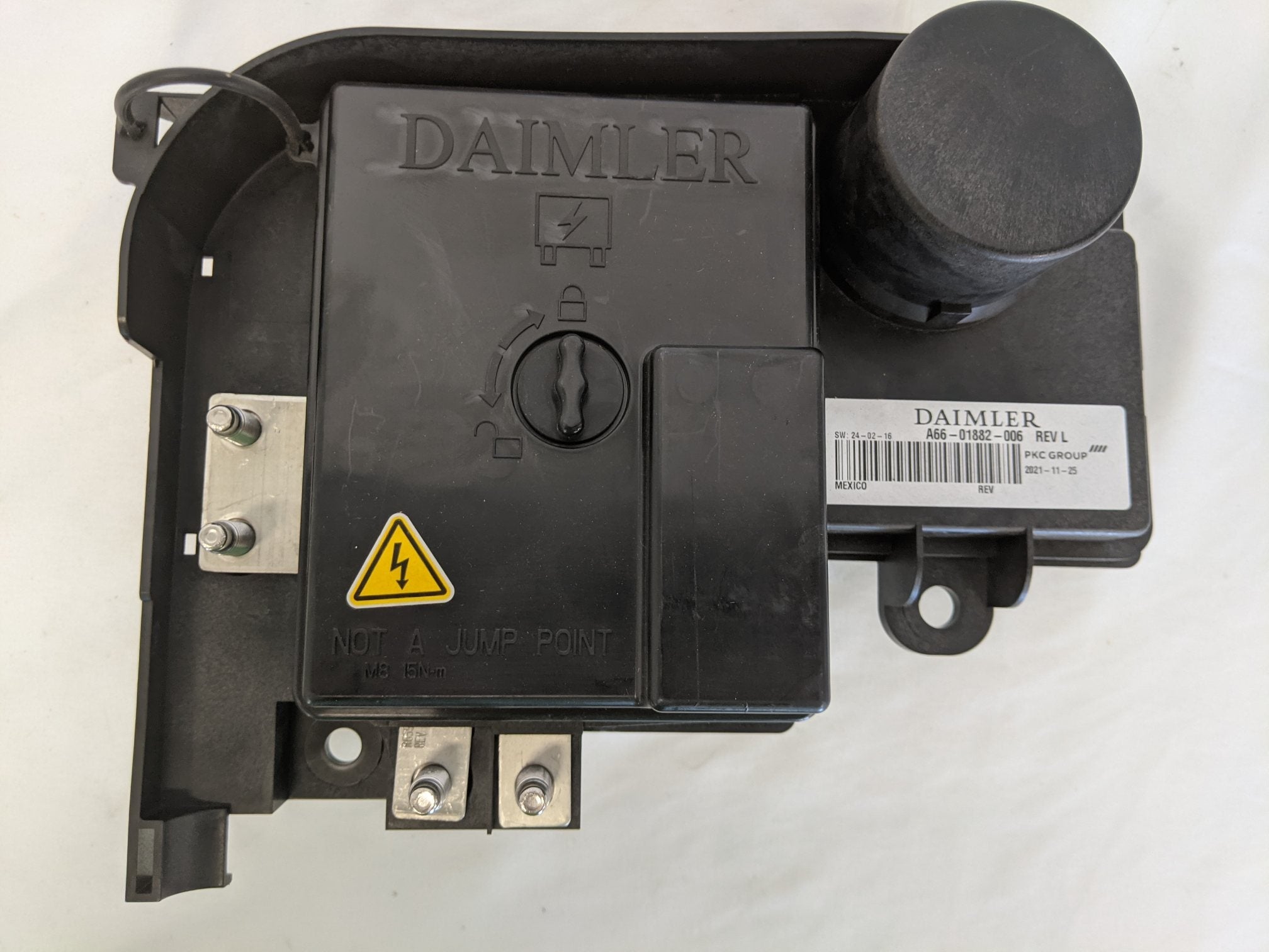 Daimler Battery Cable Access Circuit Breaker Module - P/N  A66-01882-006 (4987261419606)