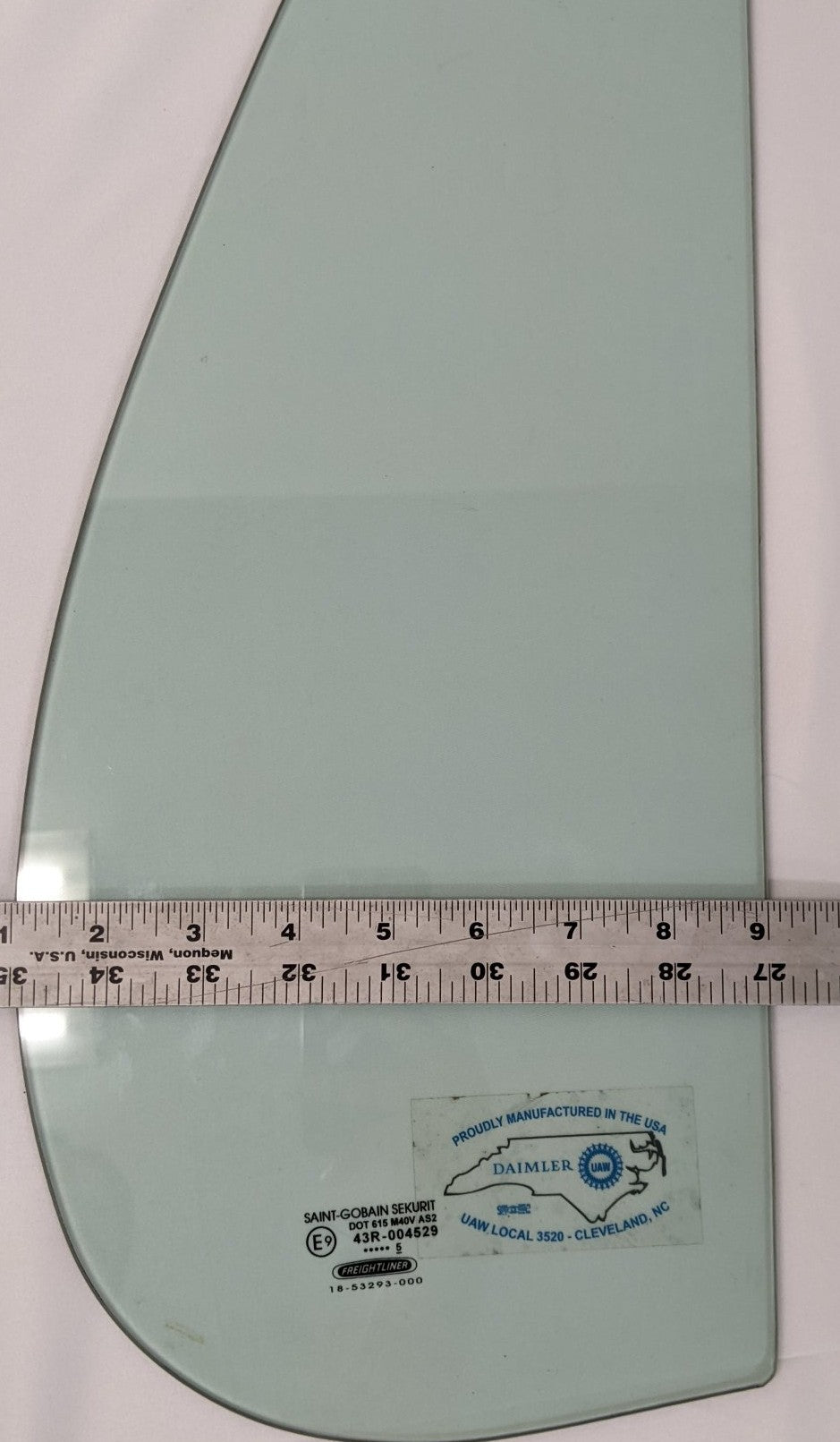 Freightliner Cascadia P3 LH Door Vent Glass | 18-53293-000