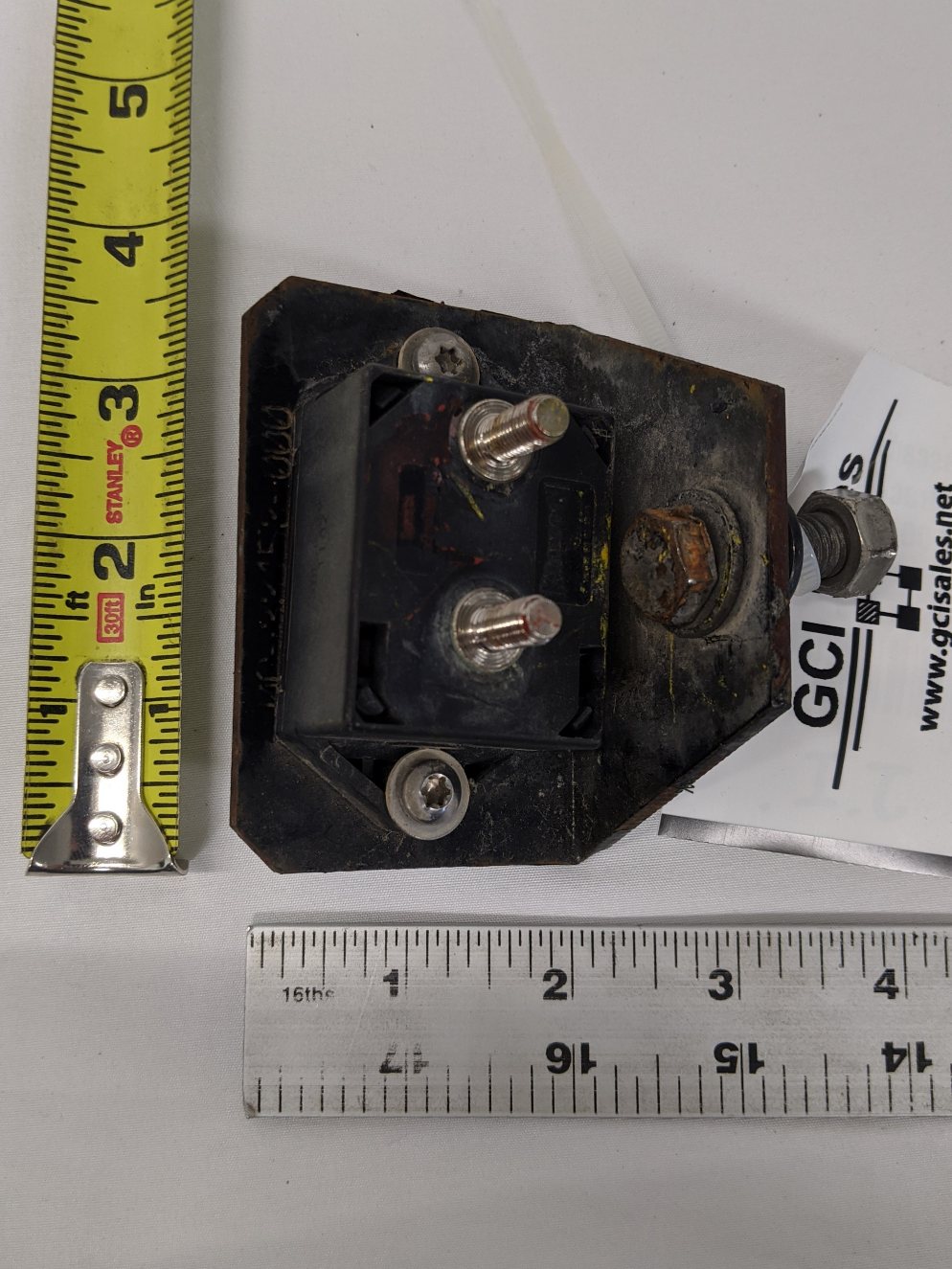 Used Freightliner Cascadia P3 Circuit Breaker & Bracket - P/N 06-33153-000