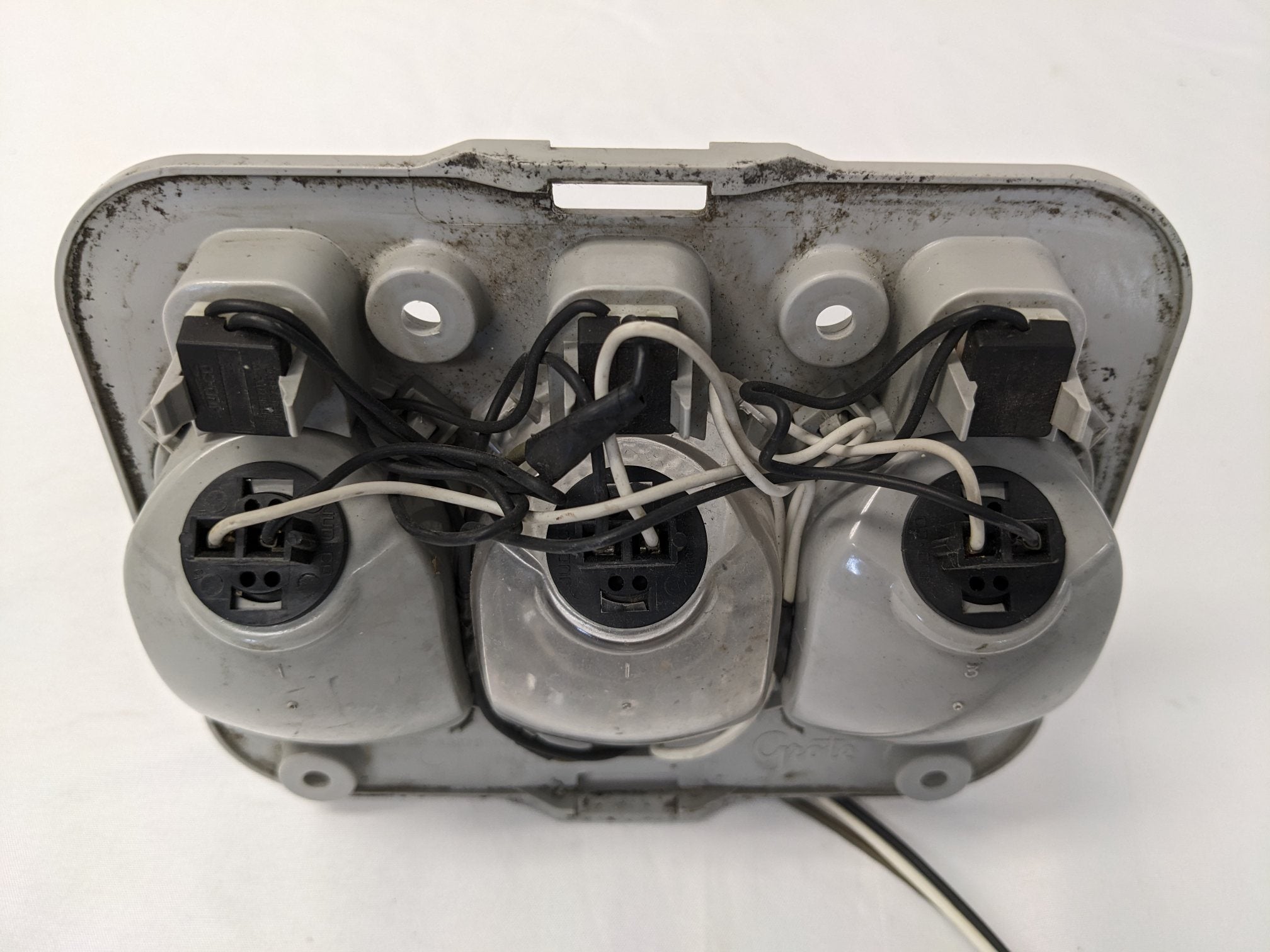 Used Freightliner Grakon Three Piece Dome Light - P/N 22-43070-001