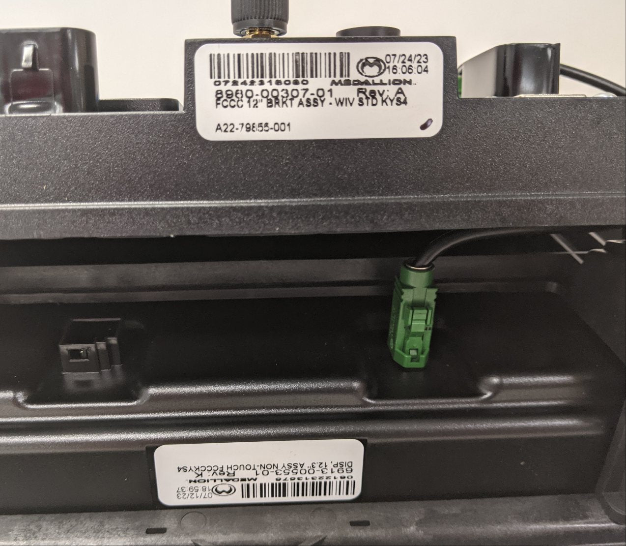 New Freightliner Medallion LCD Instrument Panel Assembly - P/N  A22-79855-001